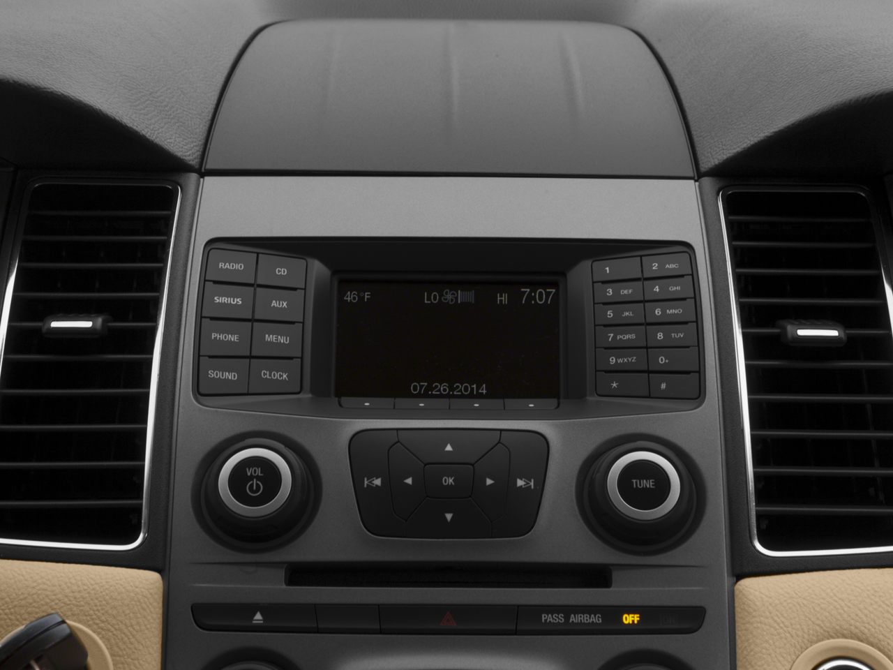 2018 Ford Taurus SE photo 3