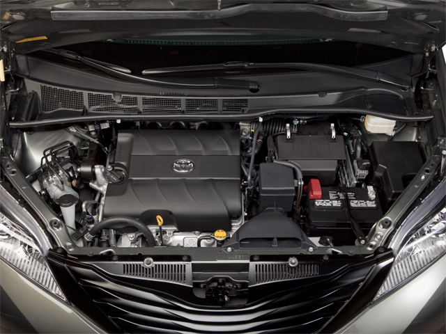 2013 Toyota Sienna LE WGN