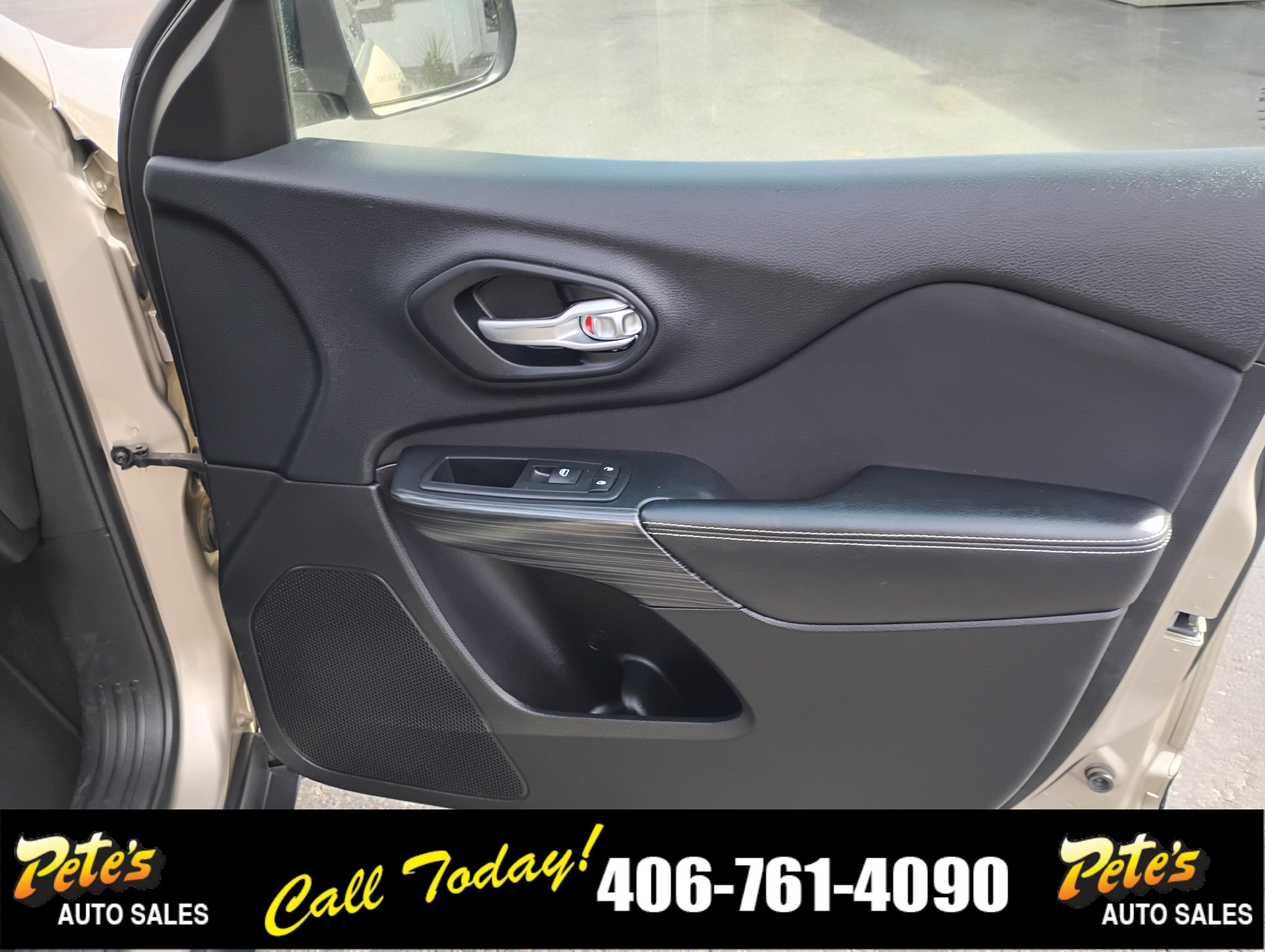 2015 Jeep Cherokee Sport