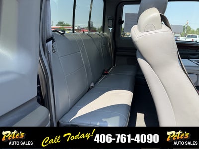 2002 Ford Super Duty F-350 Lariat
