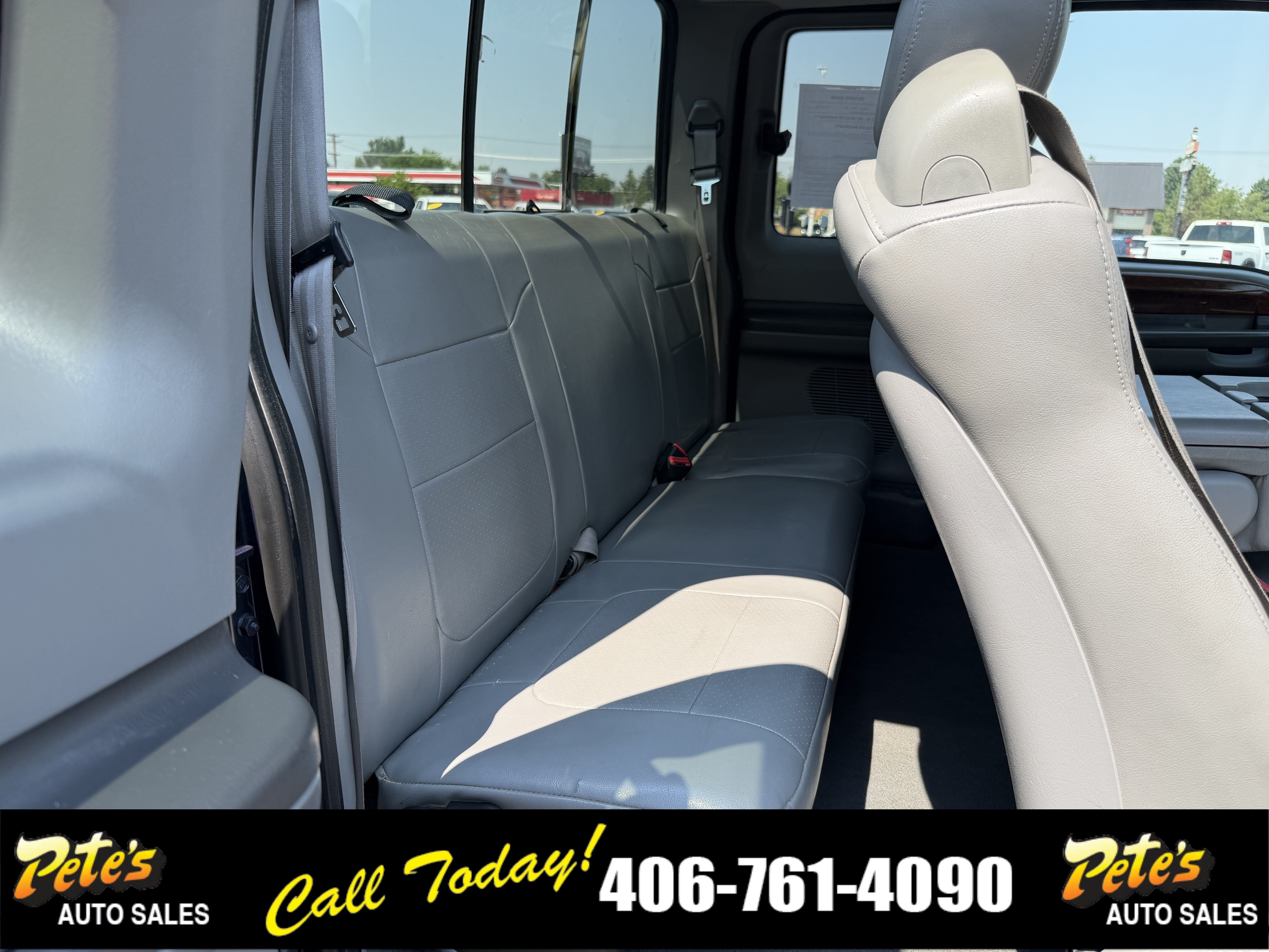2002 Ford Super Duty F-350 Lariat