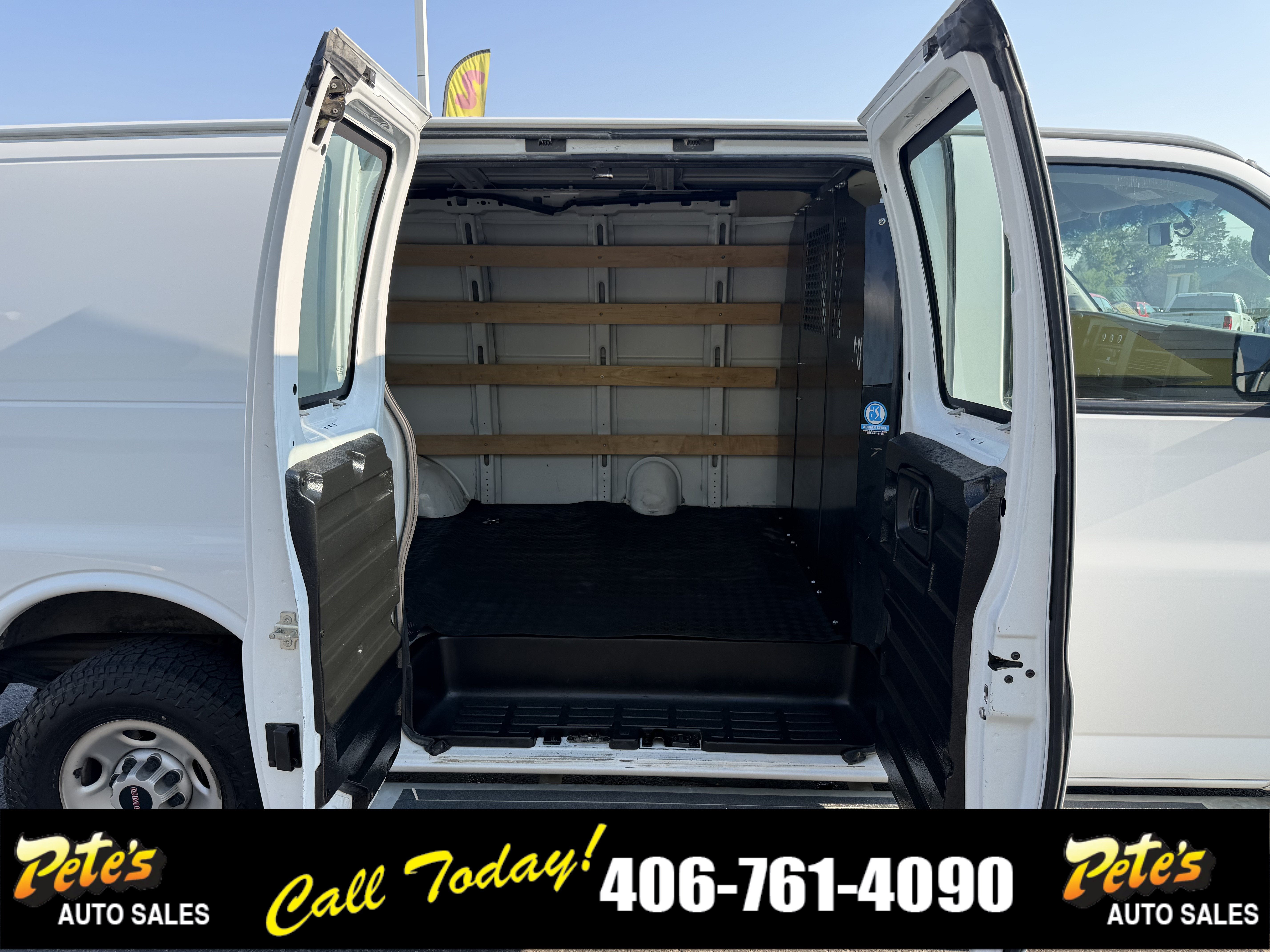 2021 GMC Savana Cargo Van