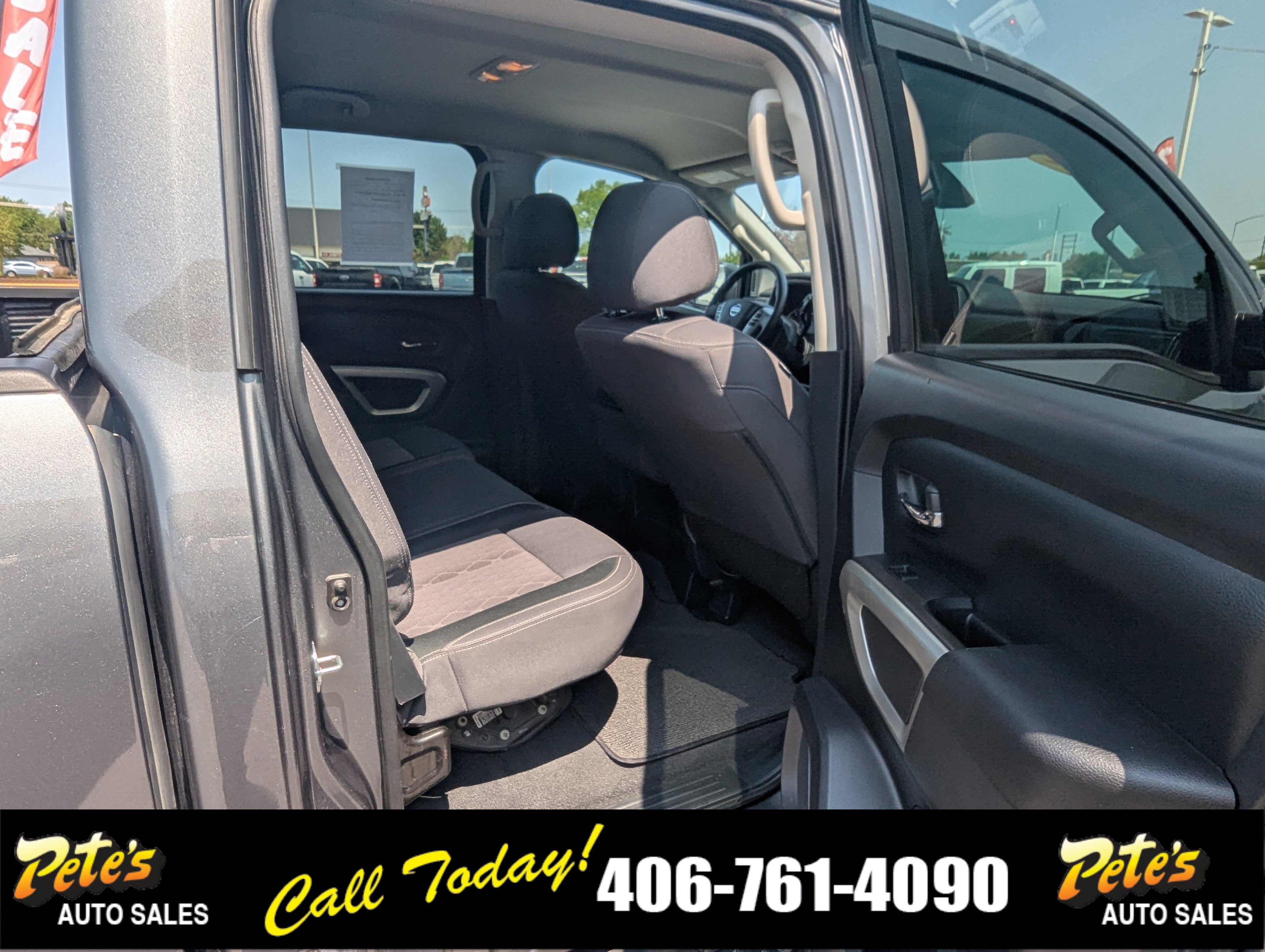 2022 Nissan Titan SV