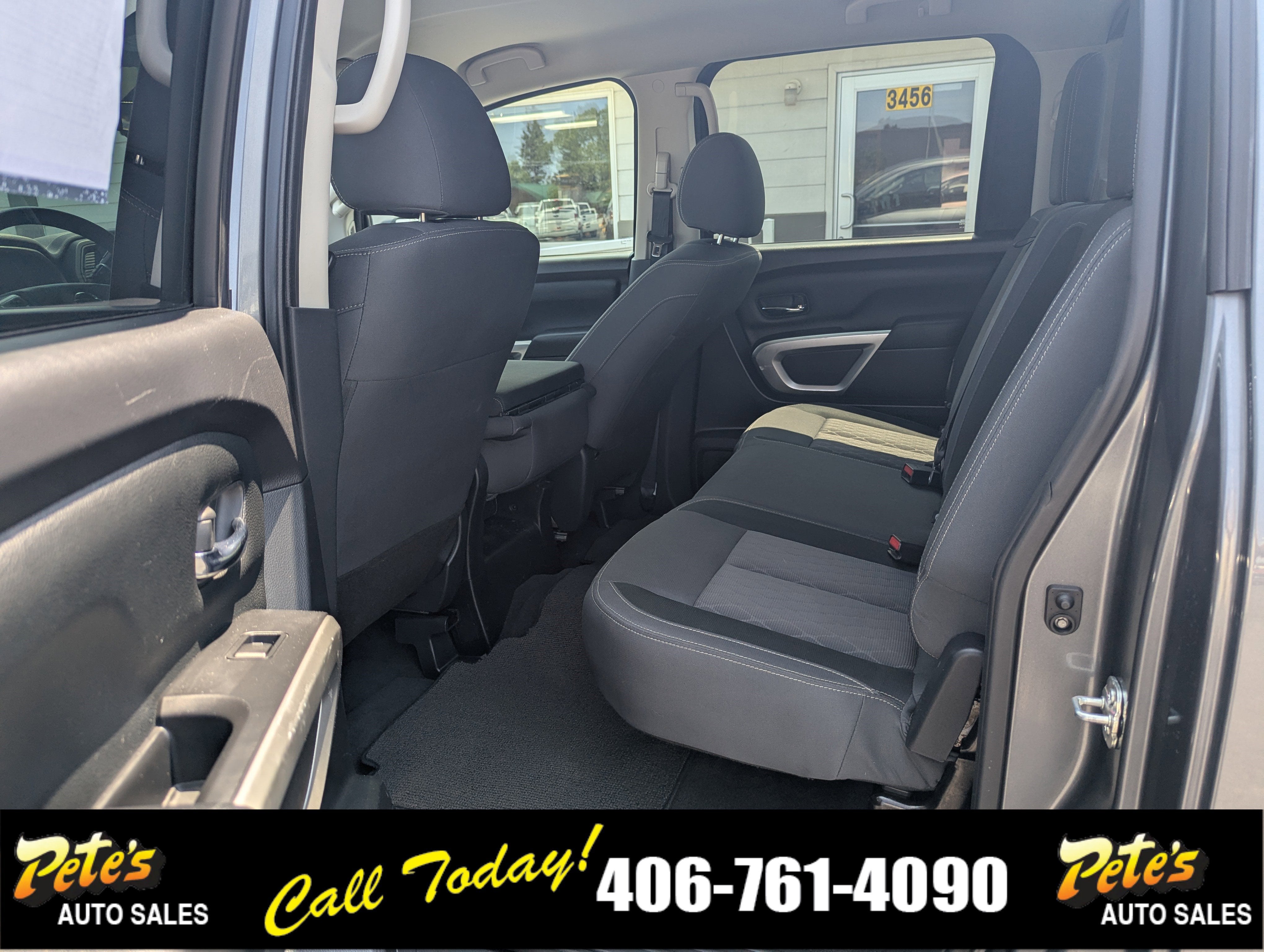 2022 Nissan Titan SV