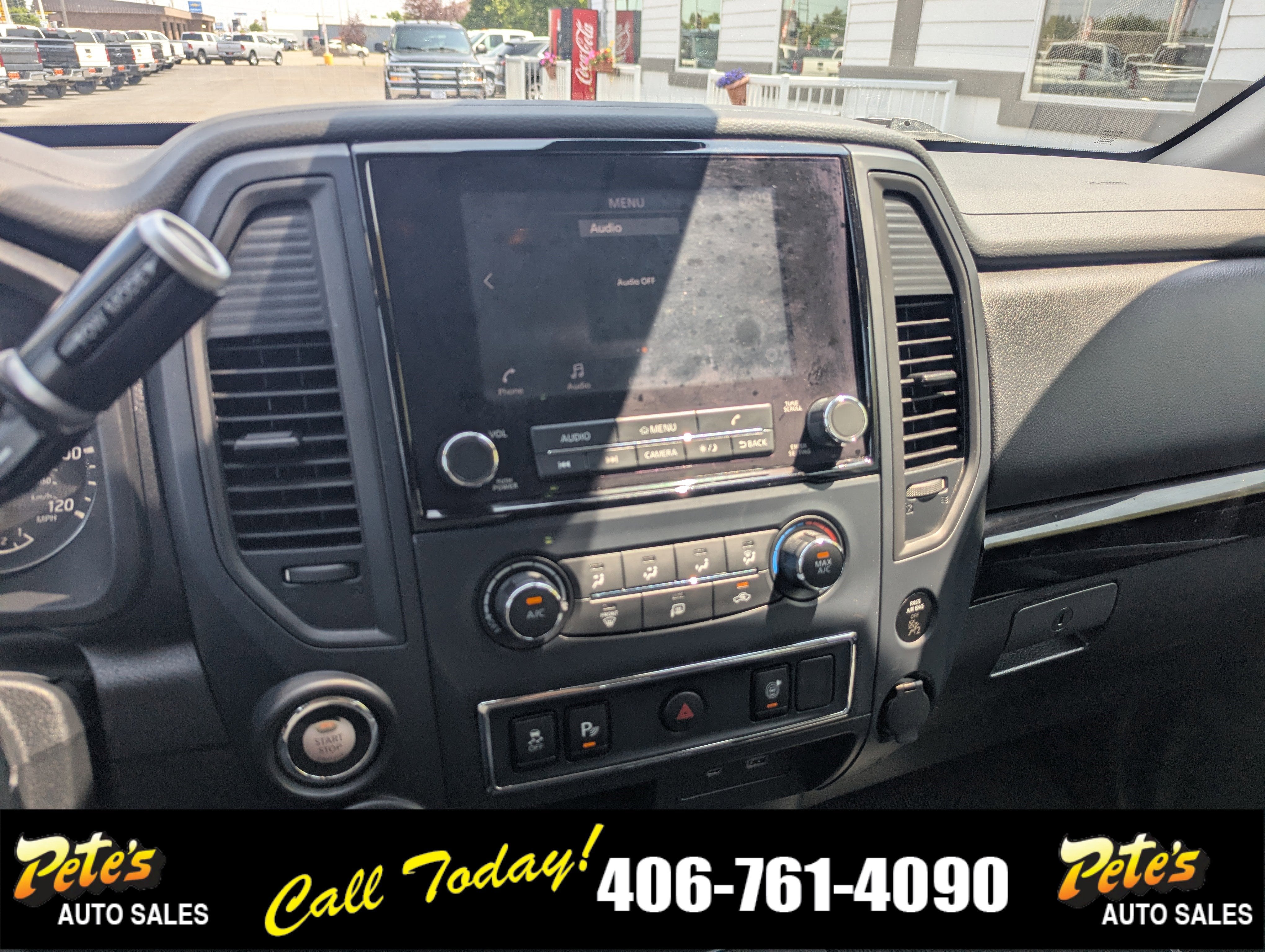 2022 Nissan Titan SV