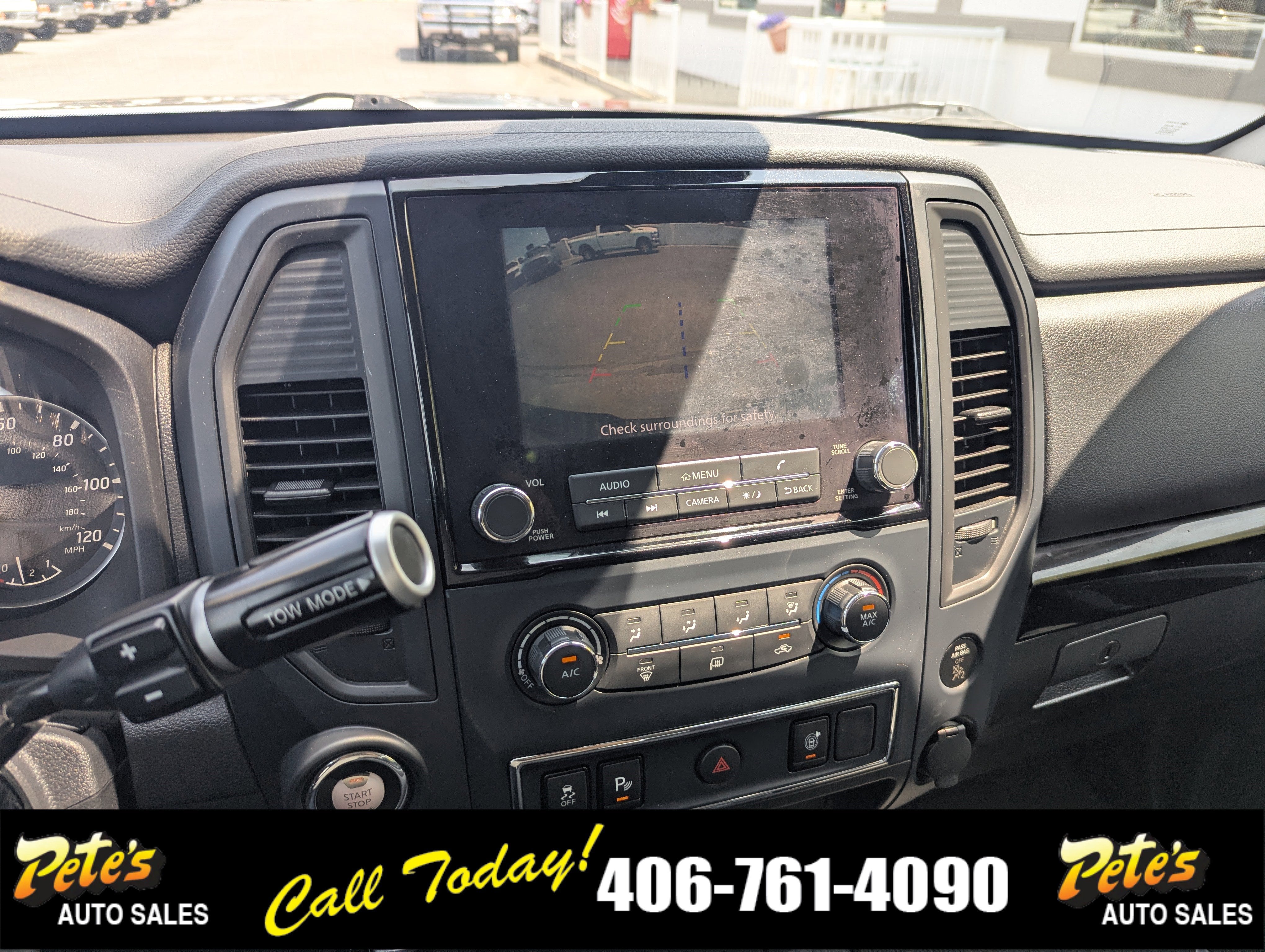 2022 Nissan Titan SV