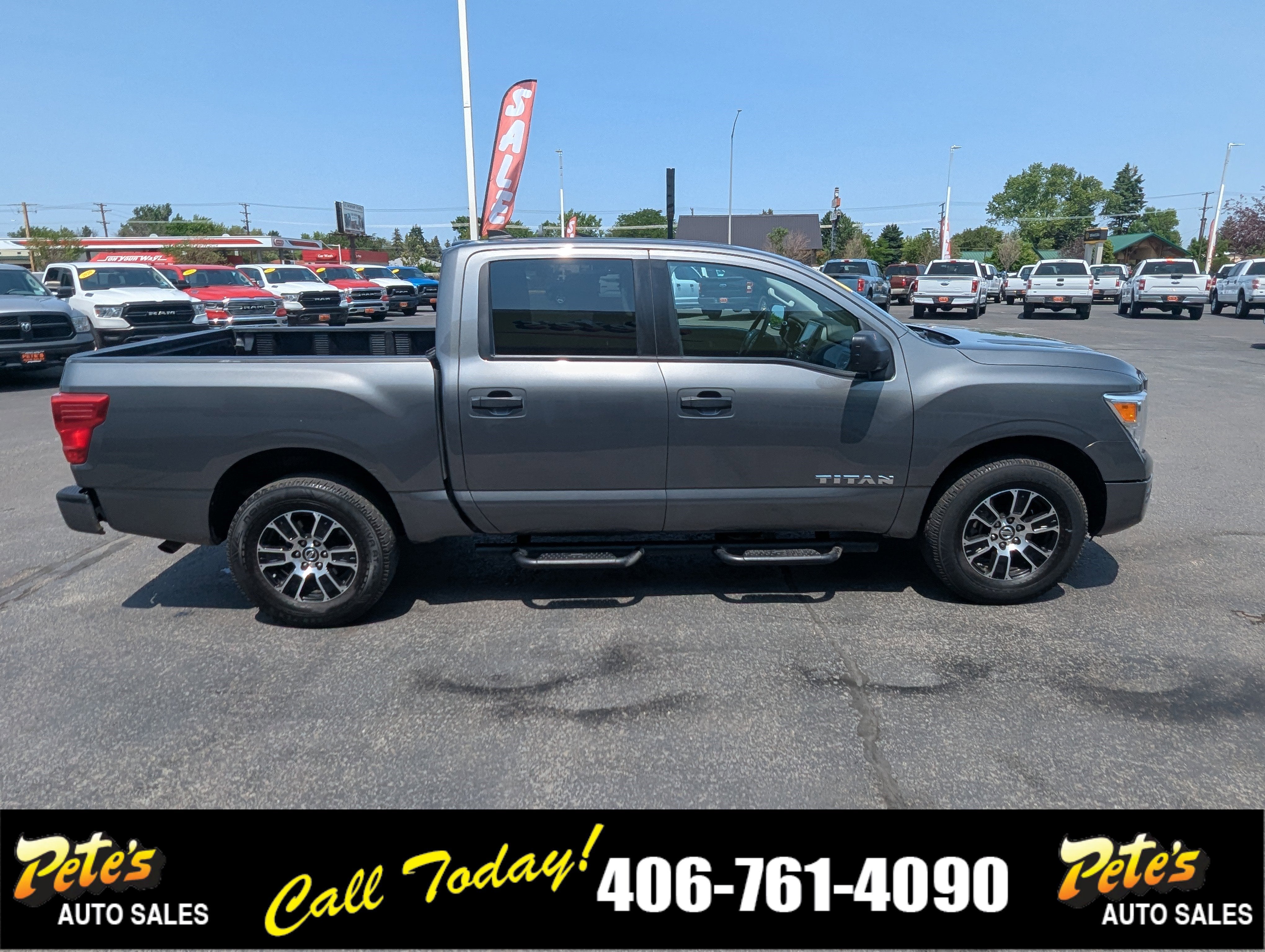 2022 Nissan Titan SV