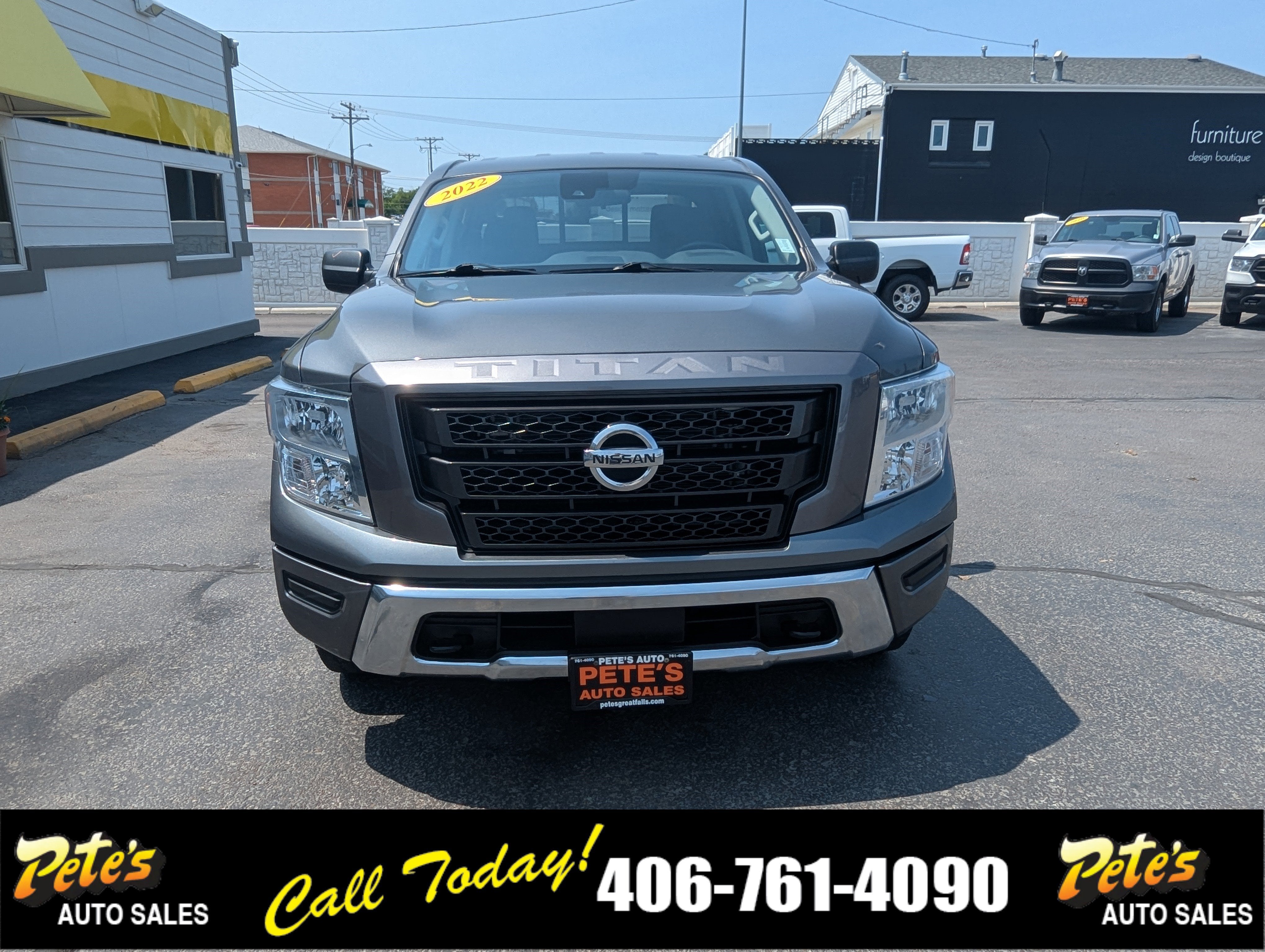 2022 Nissan Titan SV