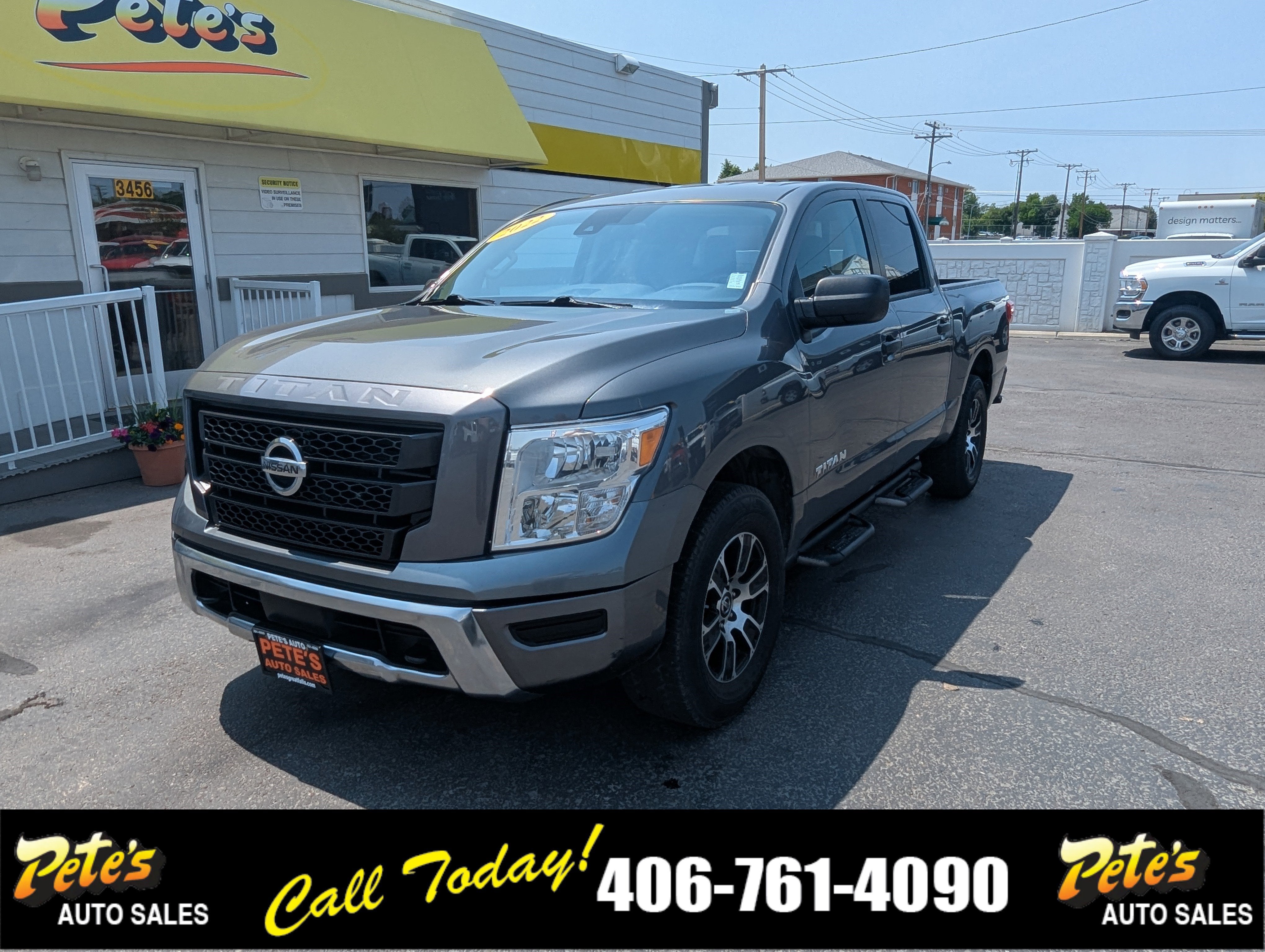 2022 Nissan Titan SV