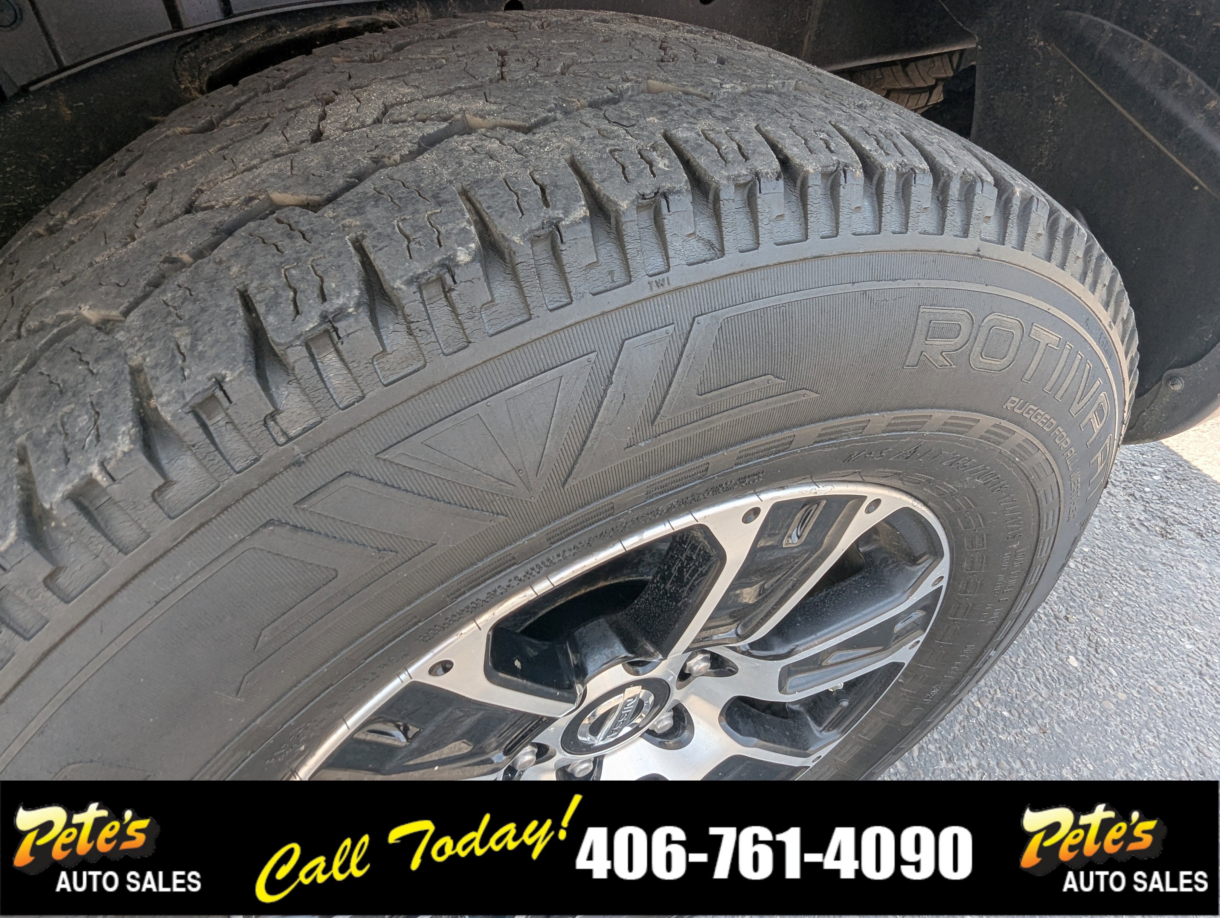 2022 Nissan Titan SV