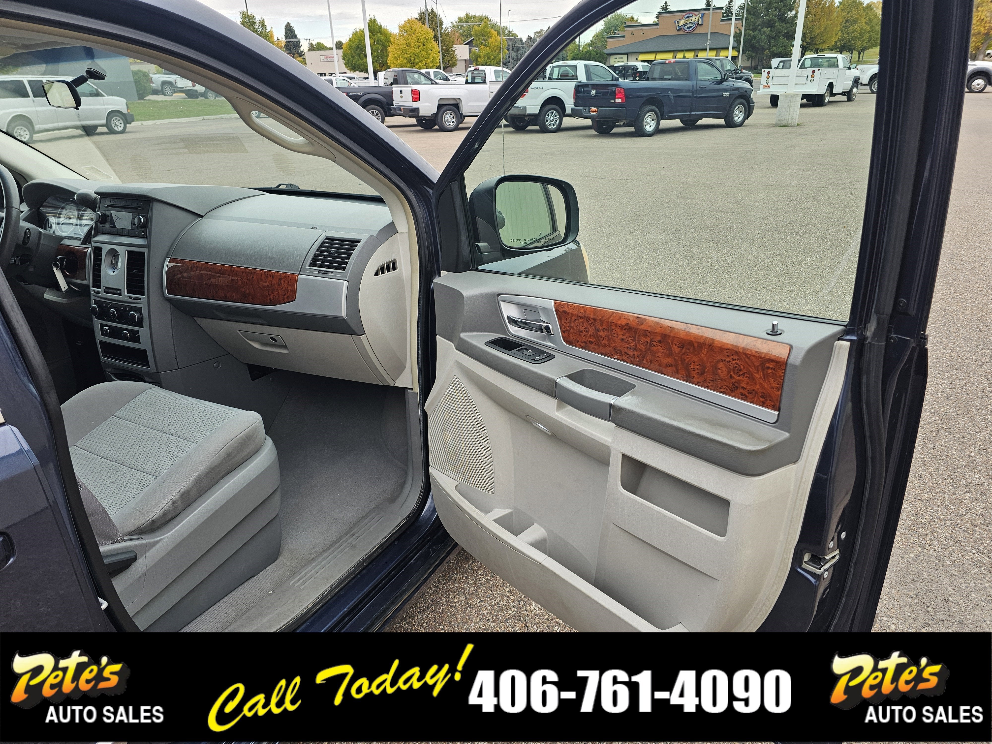 2009 Chrysler Town & Country Touring