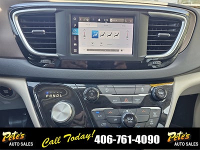 2022 Chrysler Voyager LX