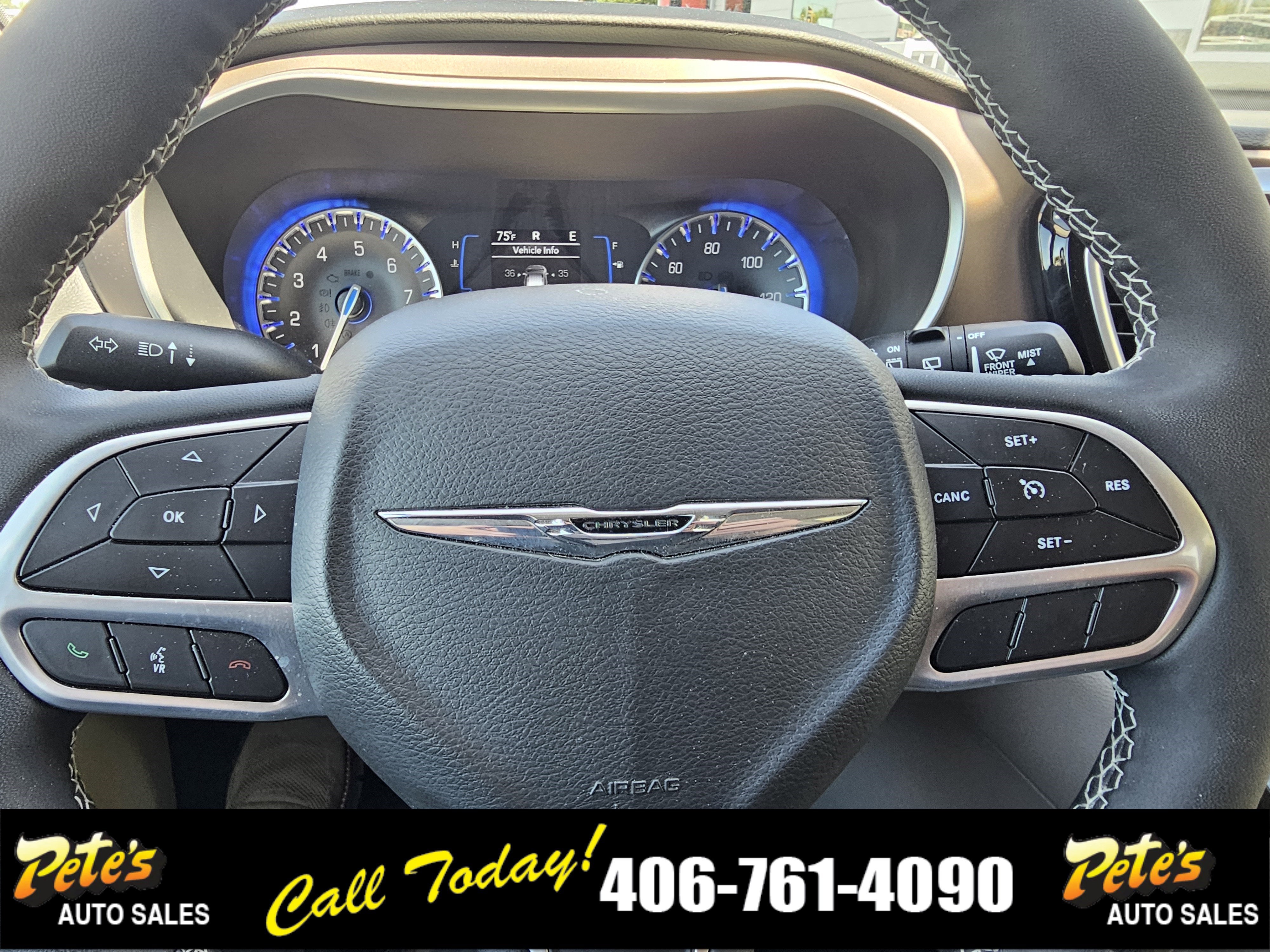 2022 Chrysler Voyager LX