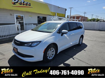 2022 Chrysler Voyager LX