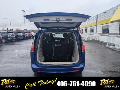 2021 Chrysler Voyager LX