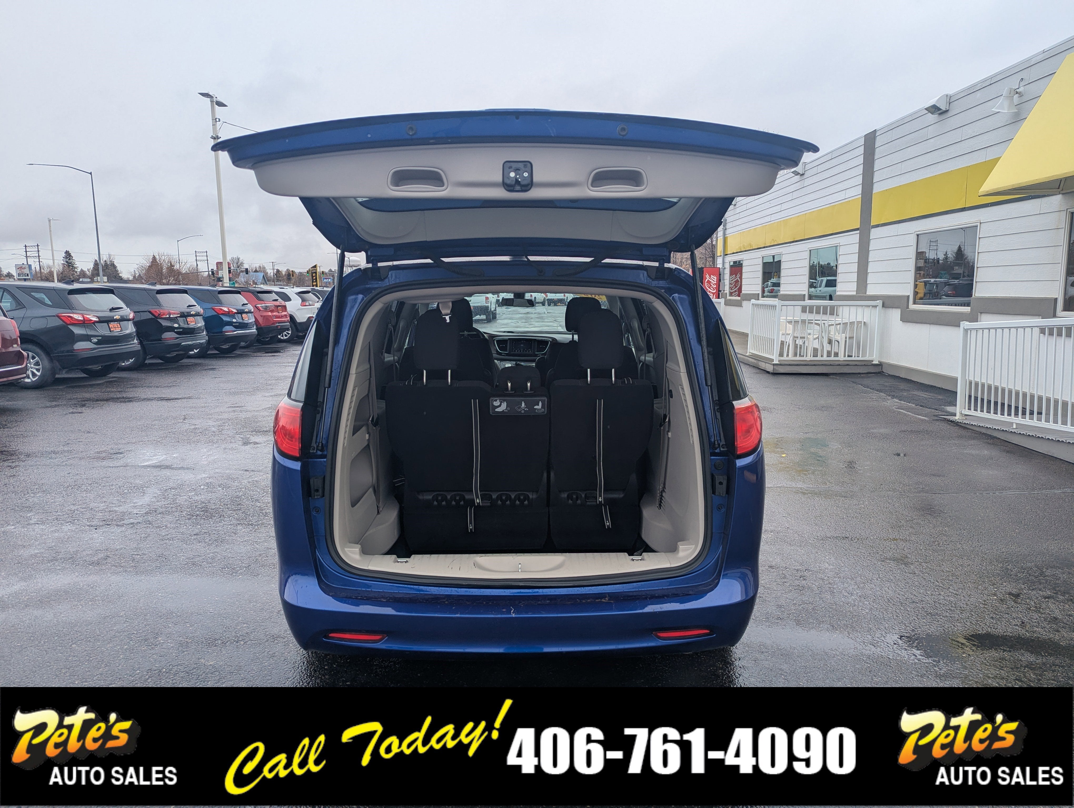 2021 Chrysler Voyager LX