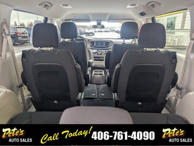 2021 Chrysler Voyager LX