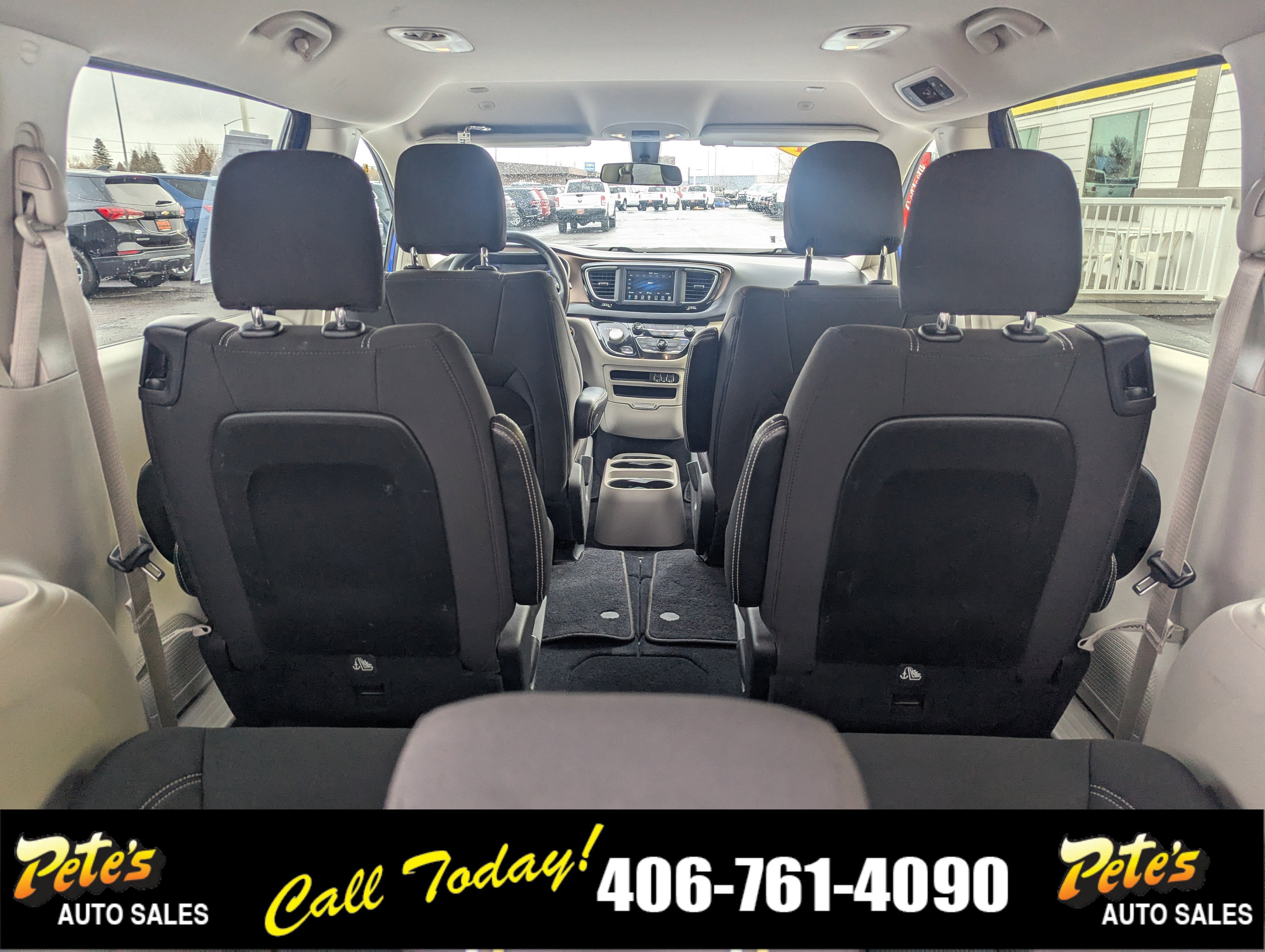 2021 Chrysler Voyager LX