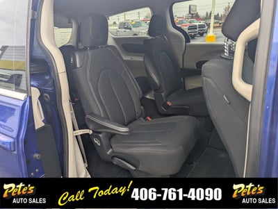 2021 Chrysler Voyager LX