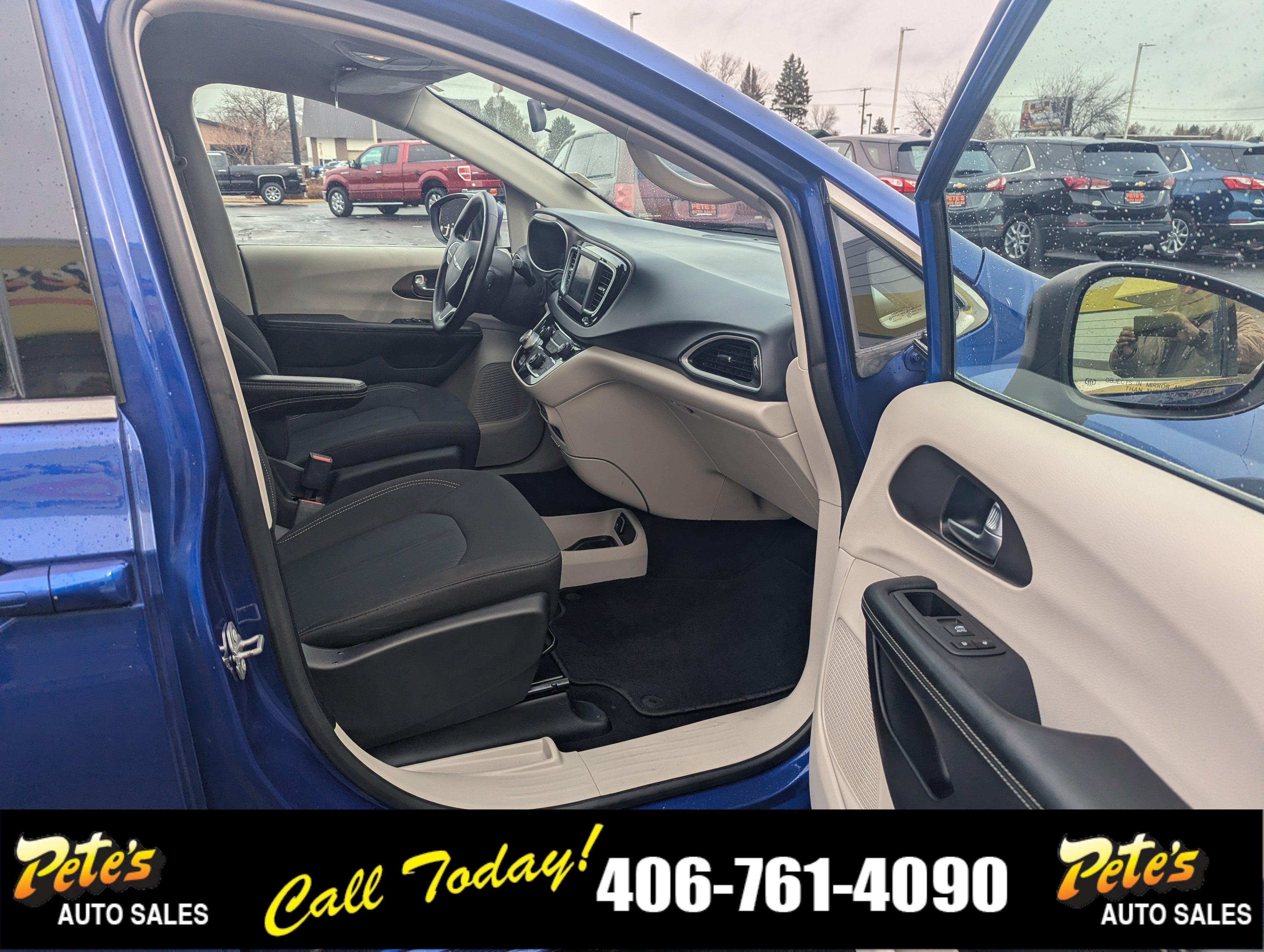 2021 Chrysler Voyager LX