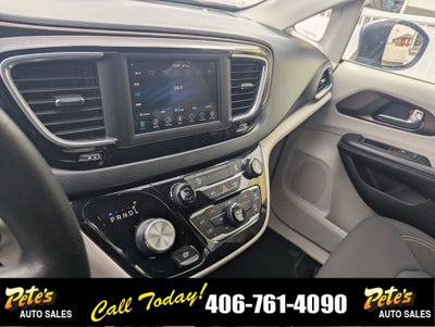 2021 Chrysler Voyager LX