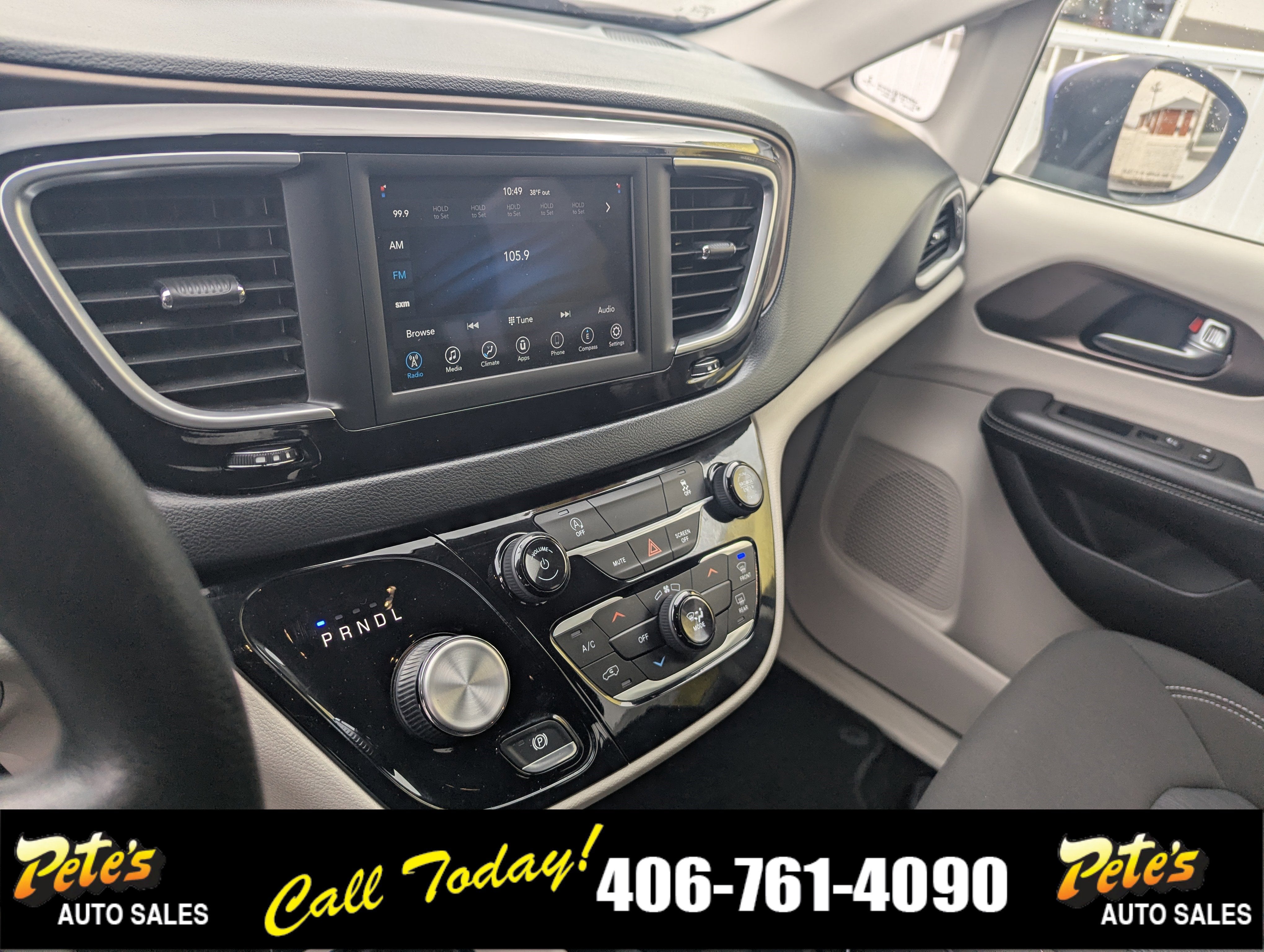 2021 Chrysler Voyager LX