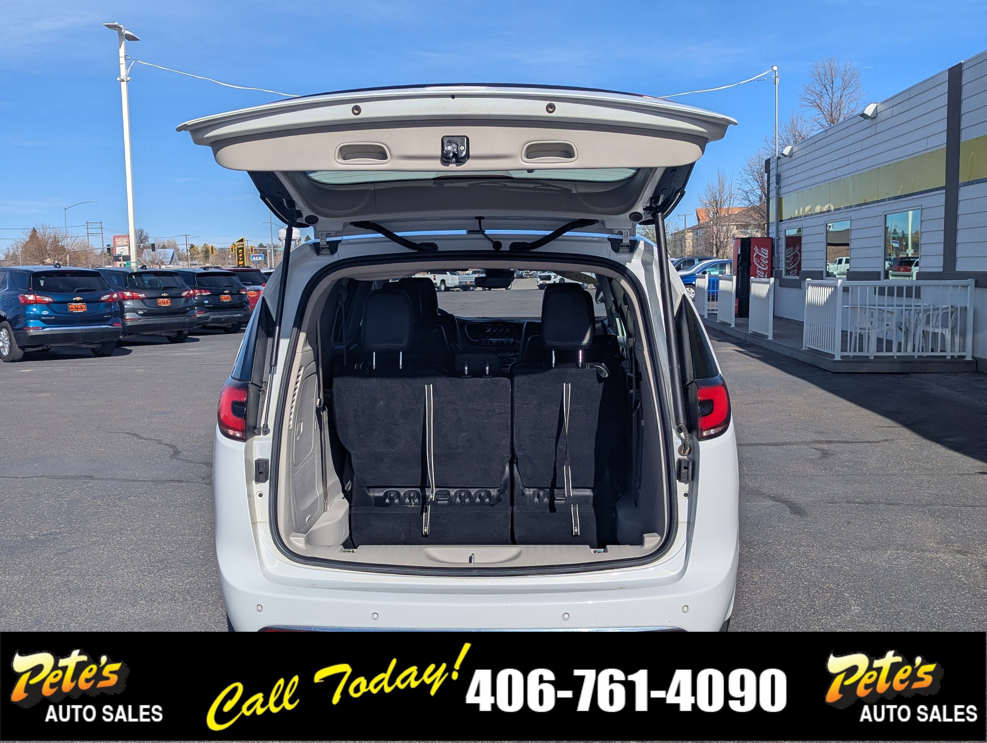 2023 Chrysler Pacifica Hybrid Touring L