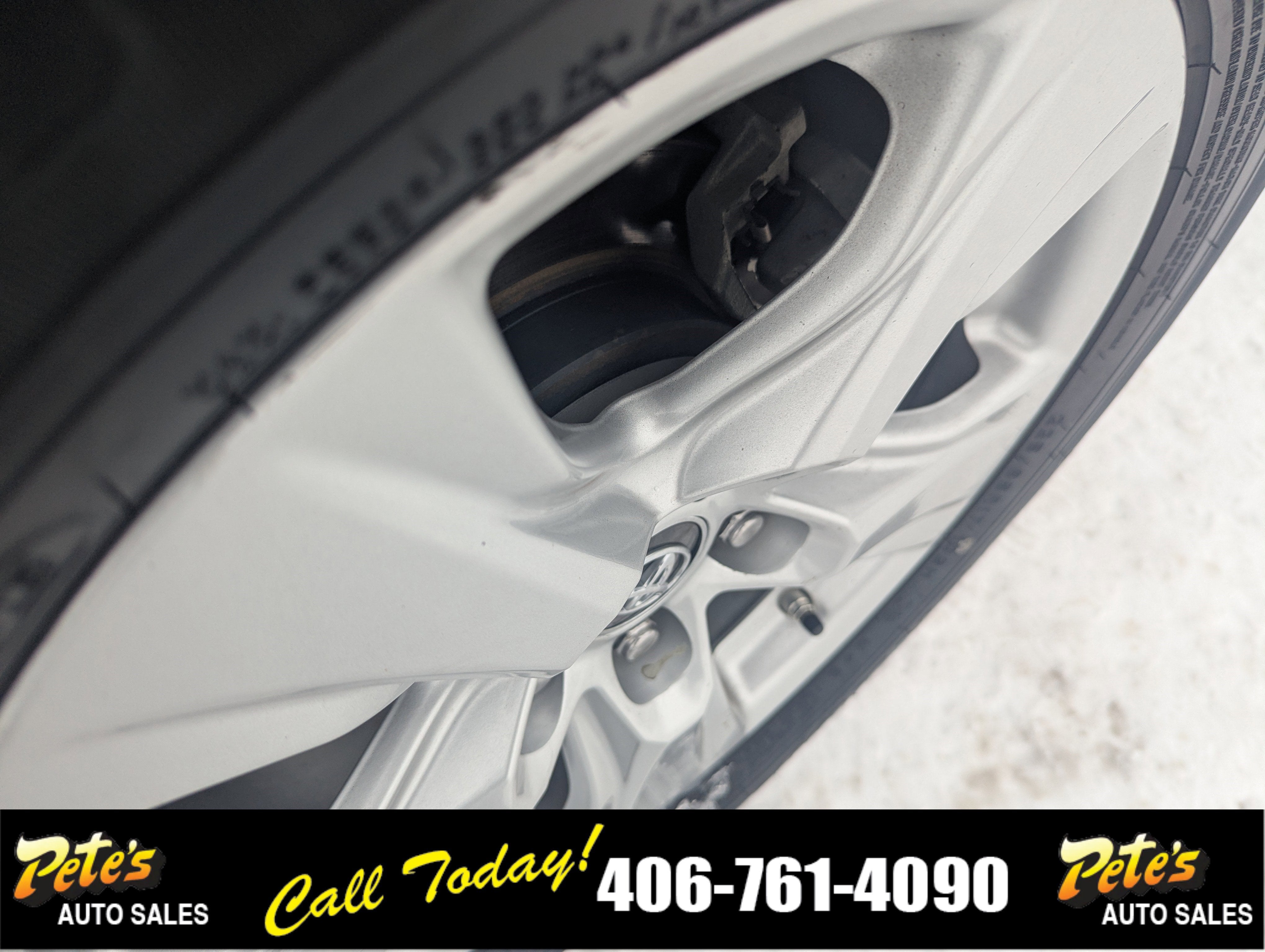 2020 Toyota RAV4 Hybrid LE