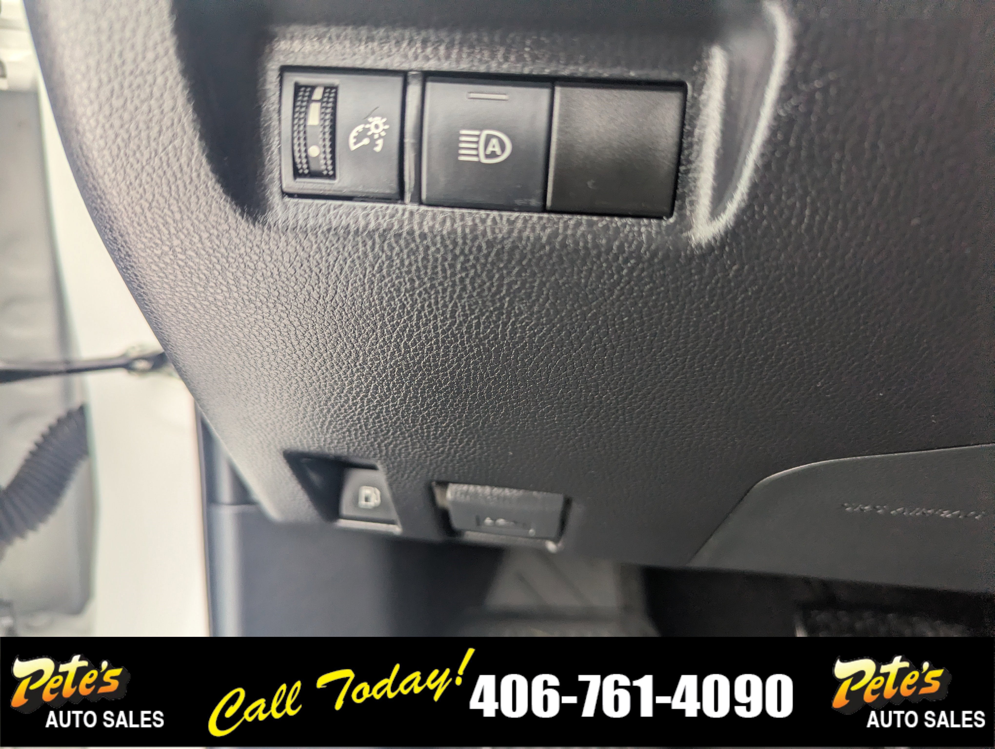 2020 Toyota RAV4 Hybrid LE