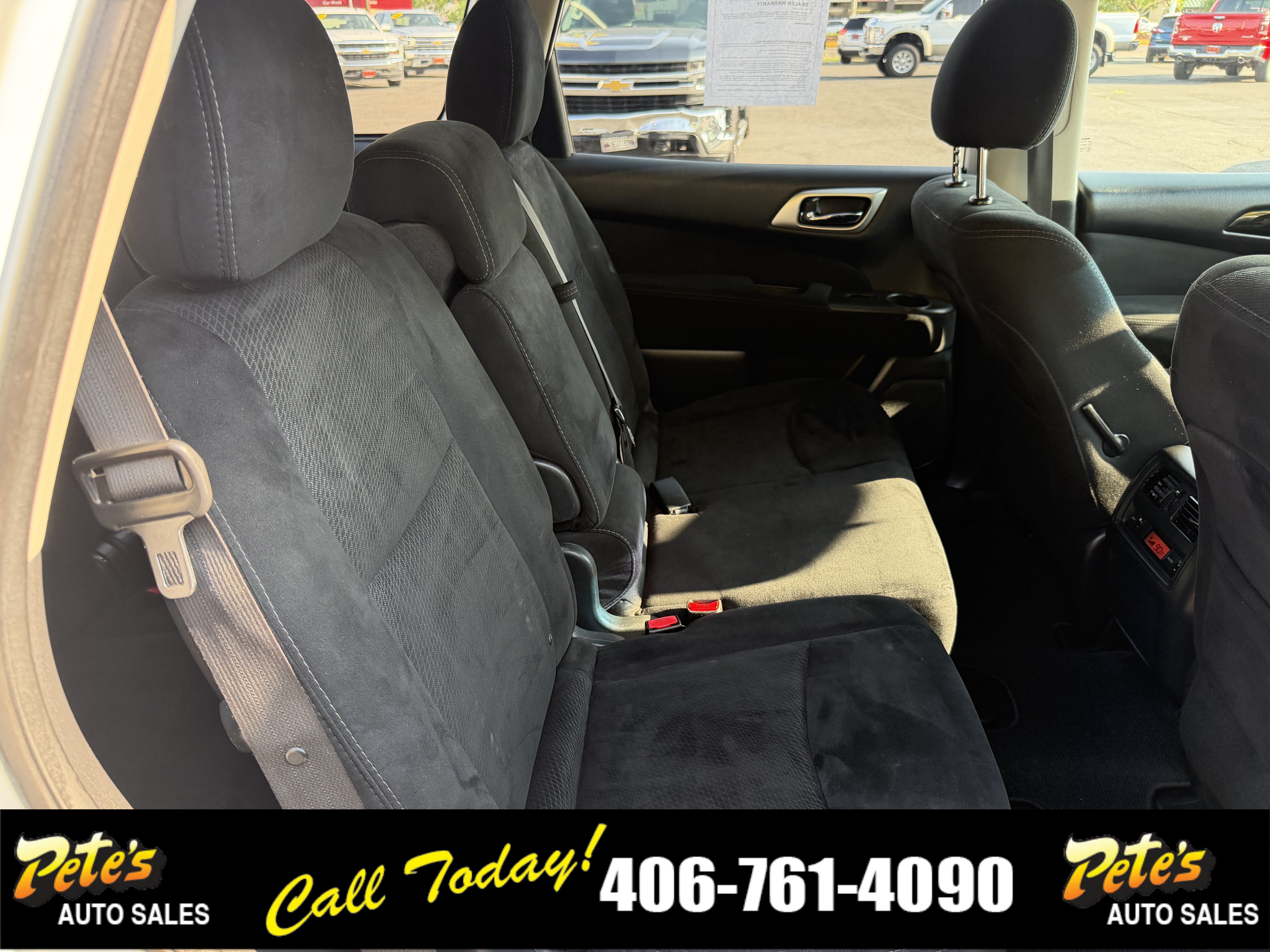 2016 Nissan Pathfinder SV