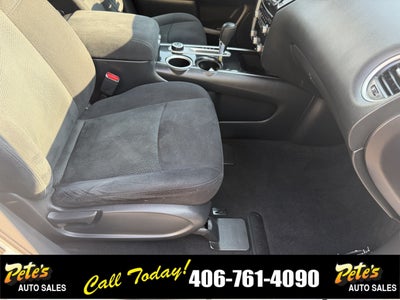 2016 Nissan Pathfinder SV