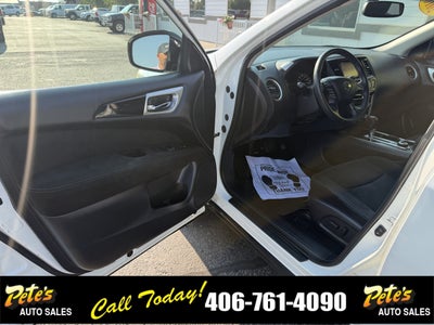 2016 Nissan Pathfinder SV