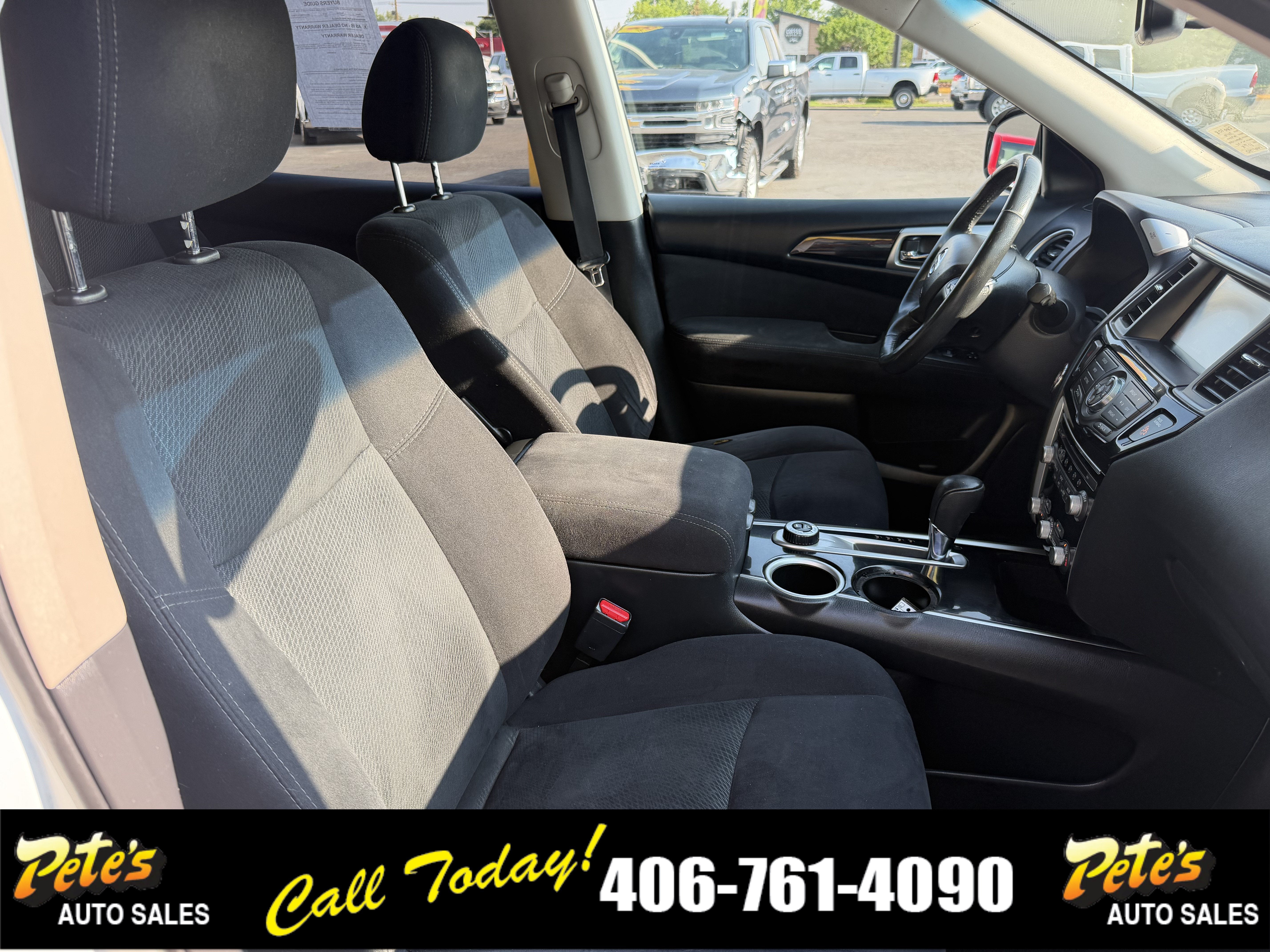 2016 Nissan Pathfinder SV