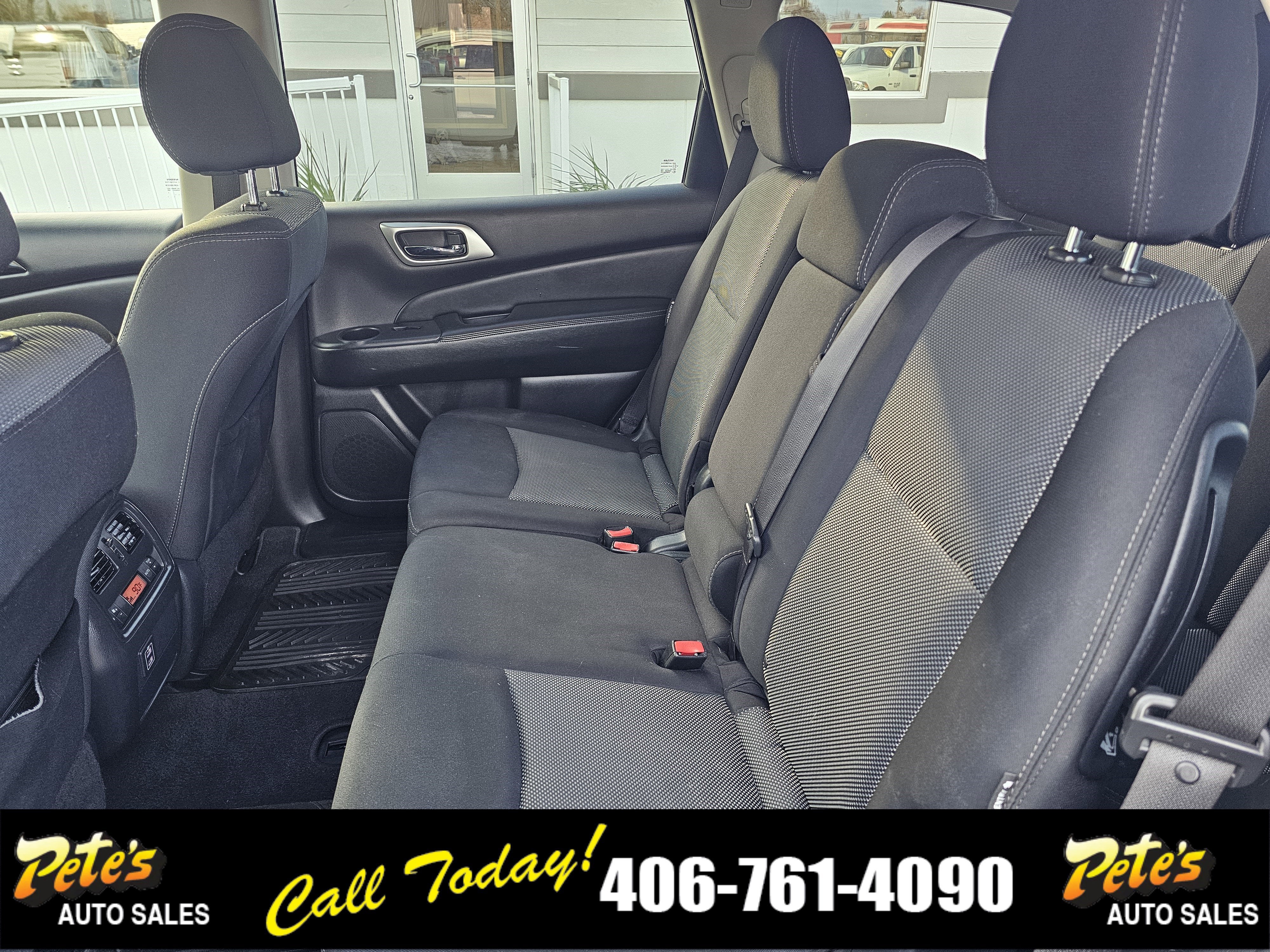 2018 Nissan Pathfinder SV