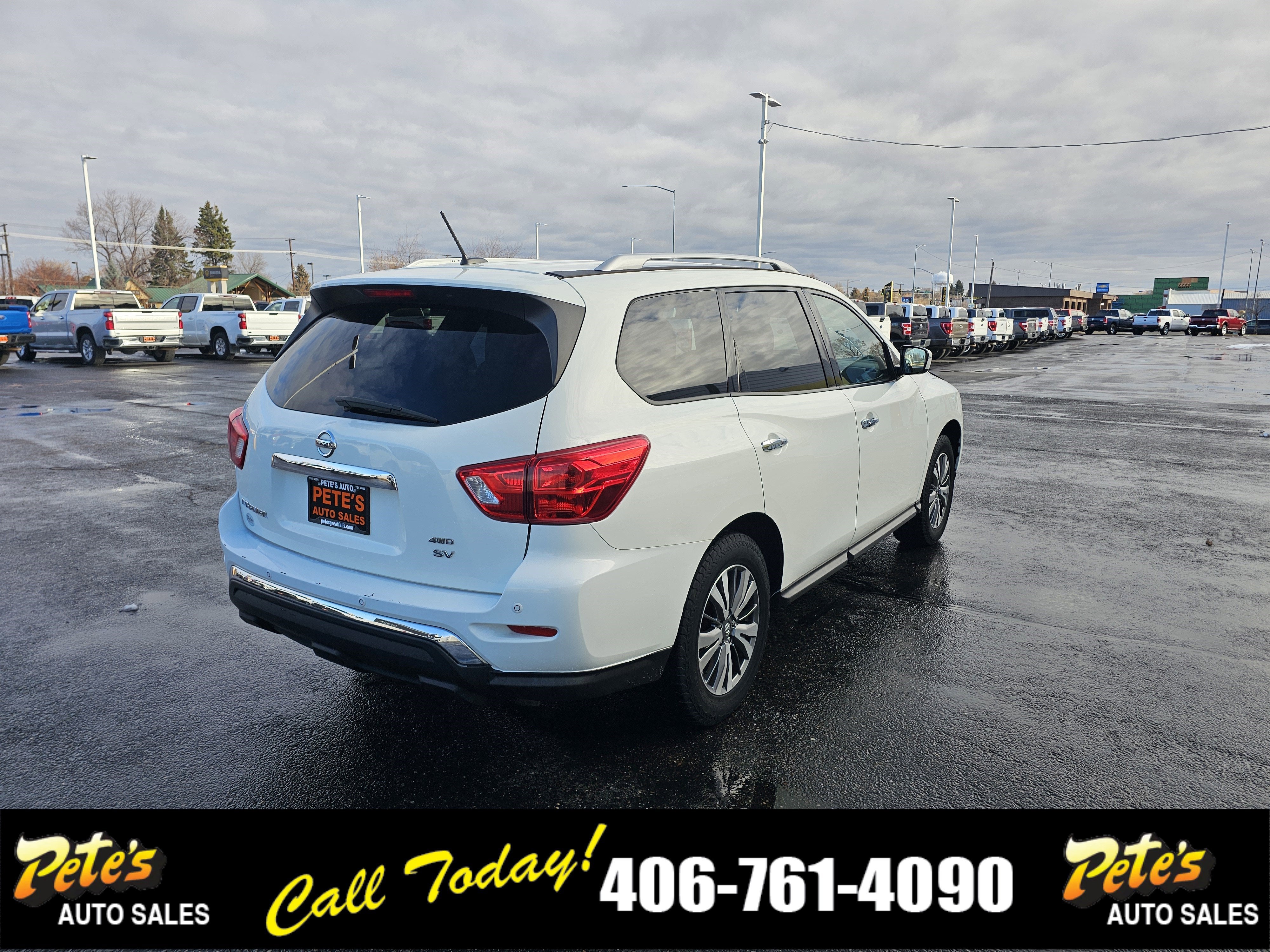 2018 Nissan Pathfinder SV