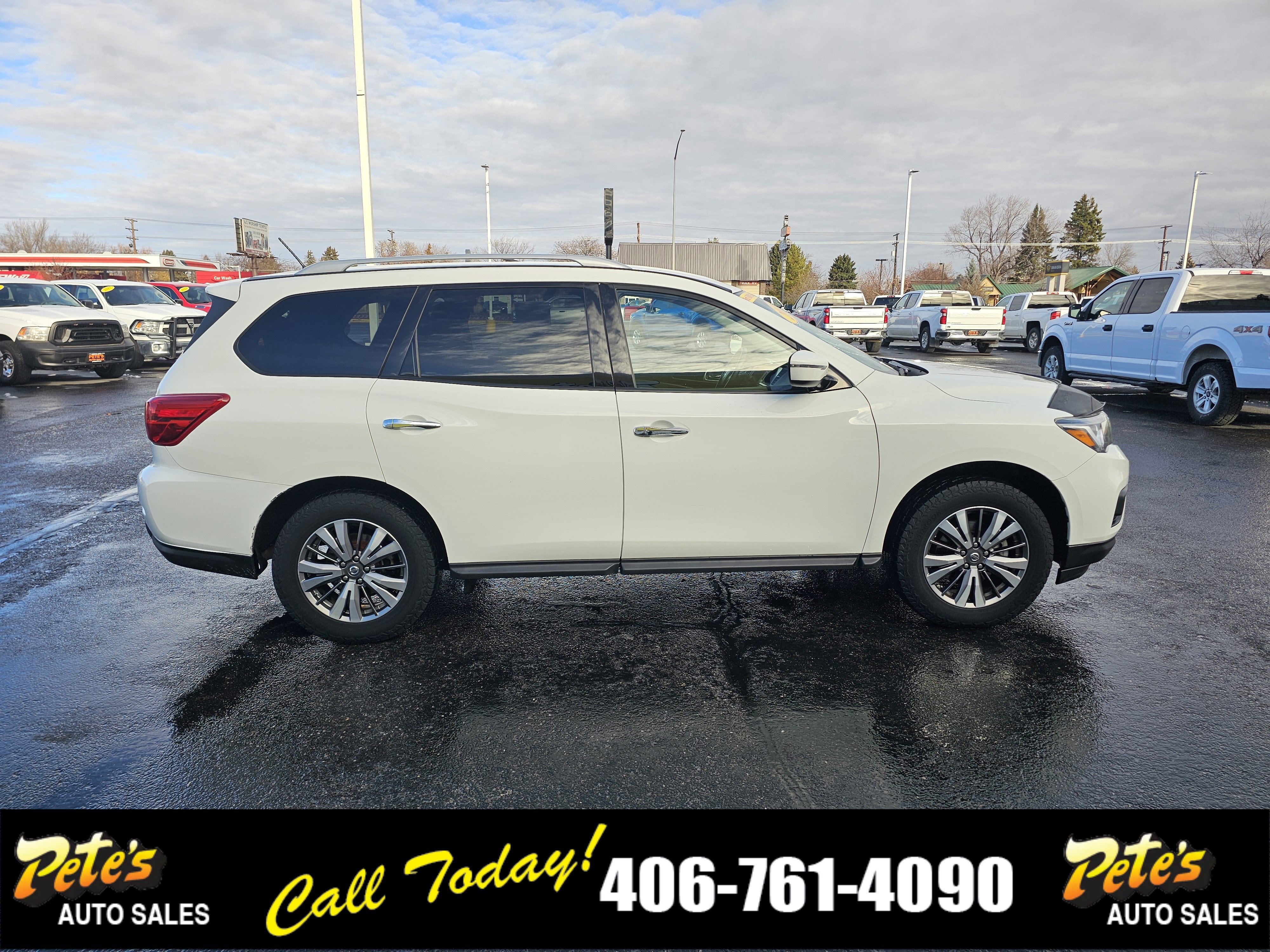 2018 Nissan Pathfinder SV