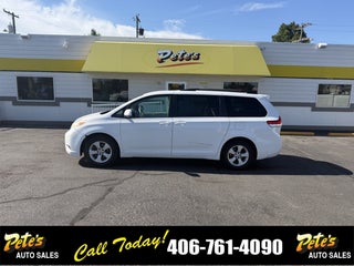 2013 Toyota Sienna LE WGN