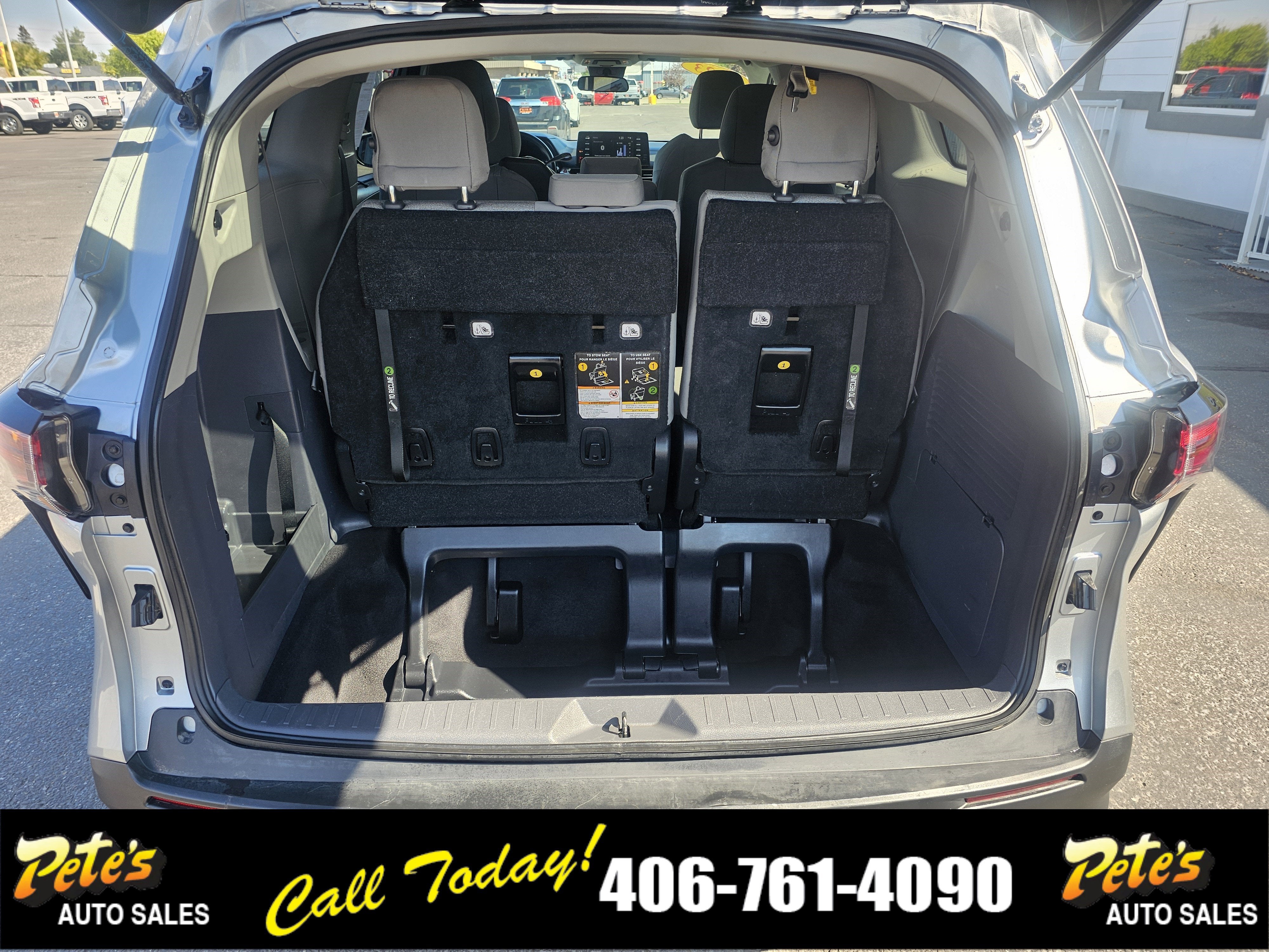 2023 Toyota Sienna LE