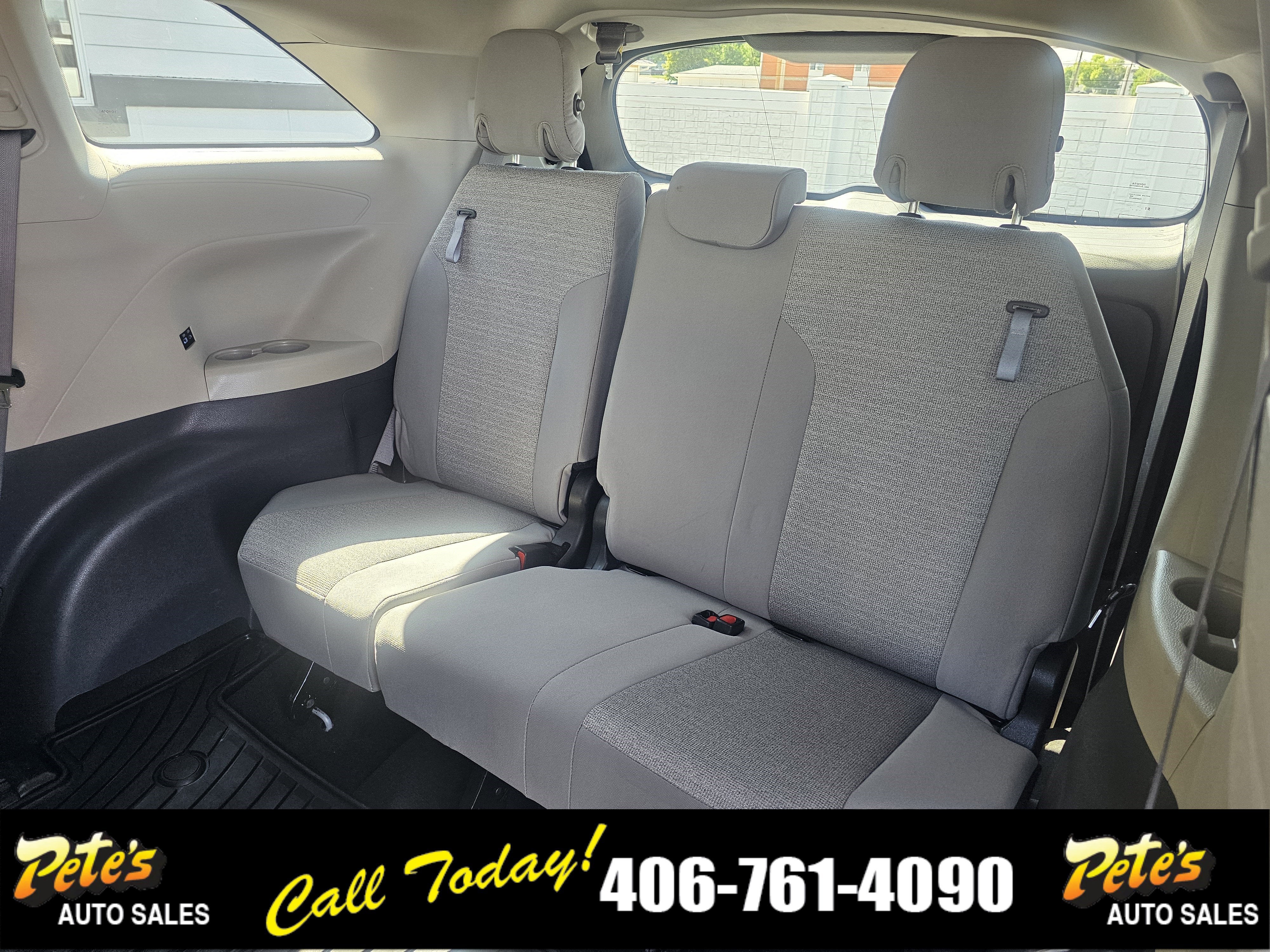 2023 Toyota Sienna LE