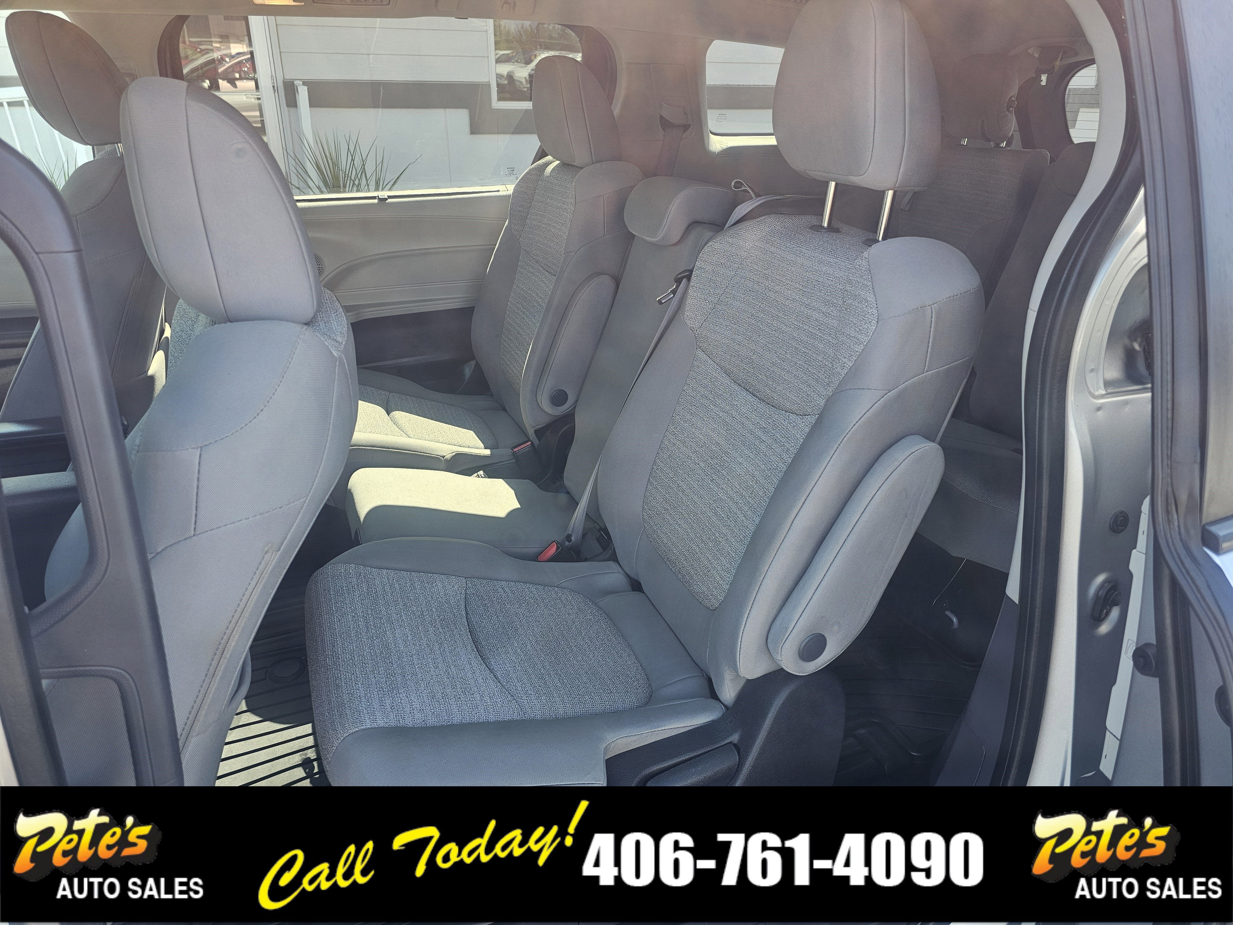 2023 Toyota Sienna LE