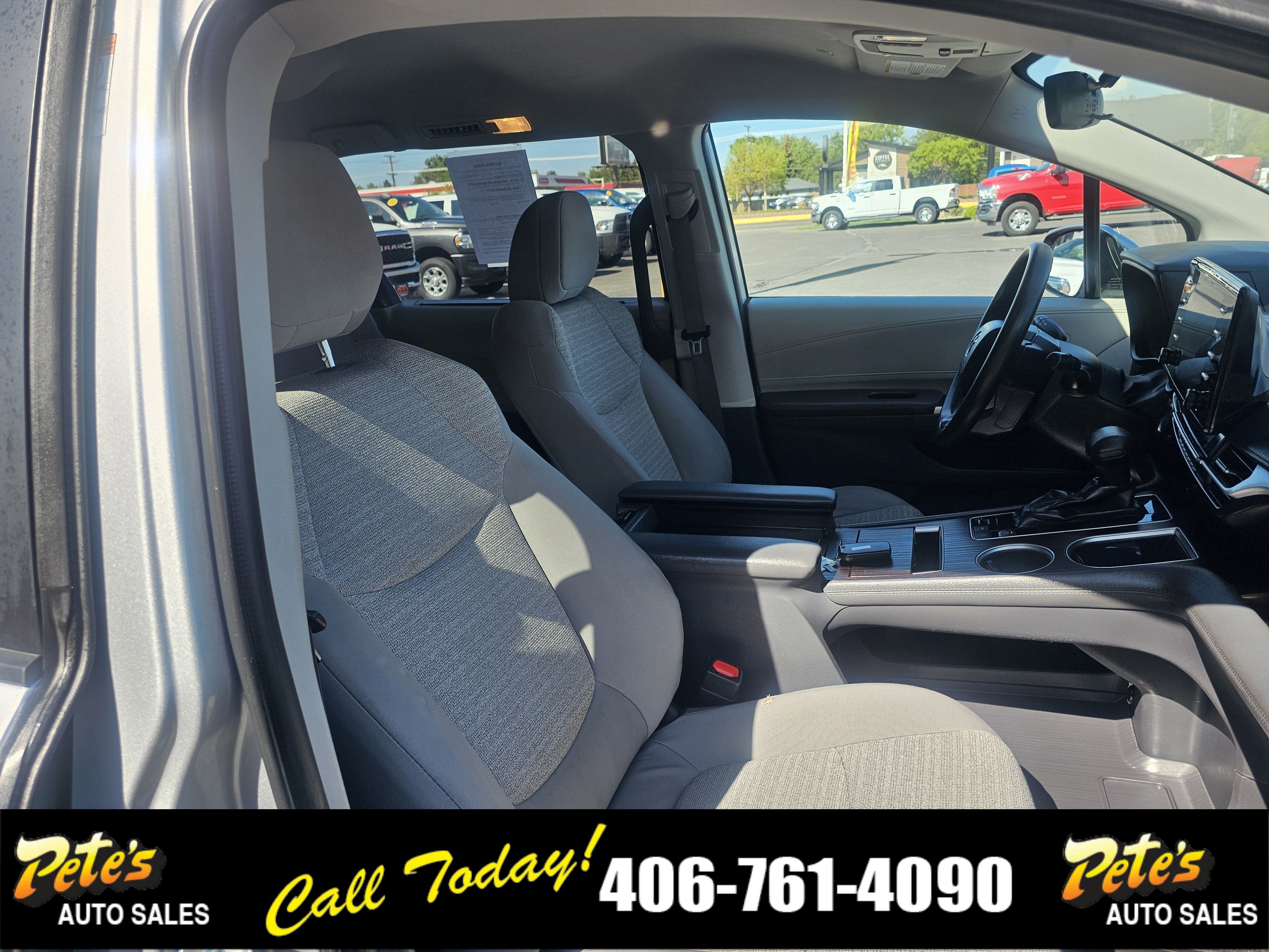 2023 Toyota Sienna LE