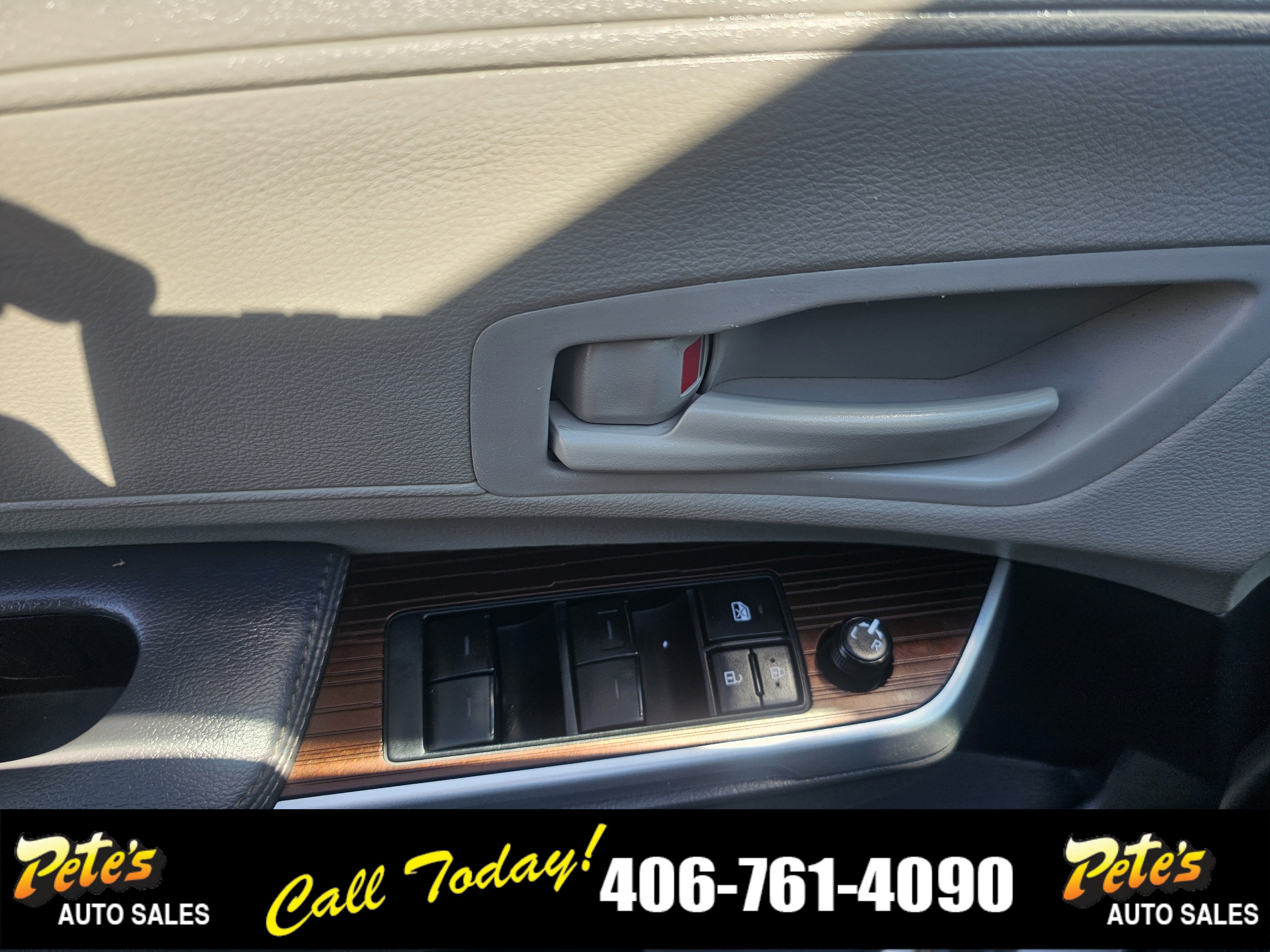 2023 Toyota Sienna LE