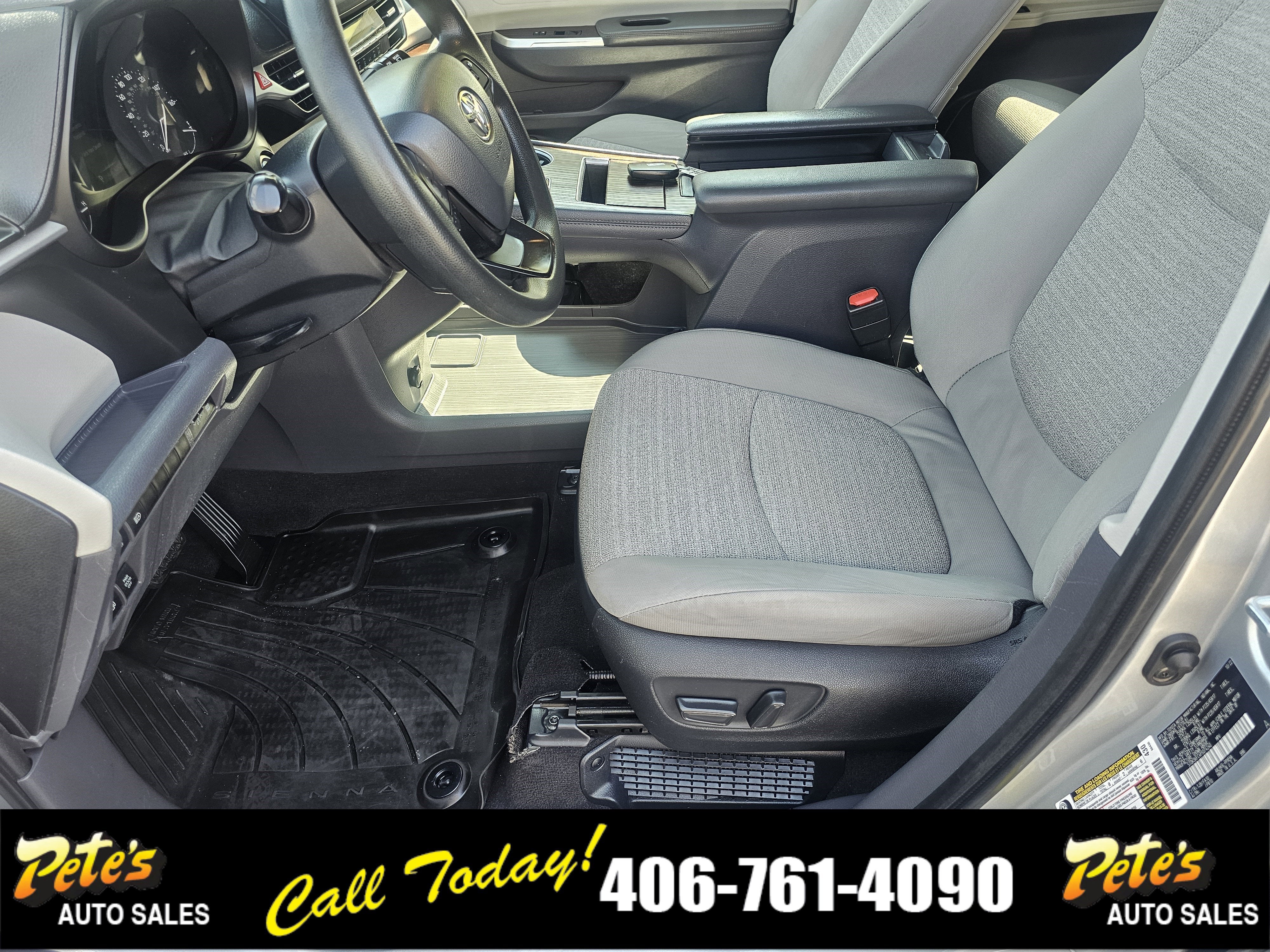 2023 Toyota Sienna LE