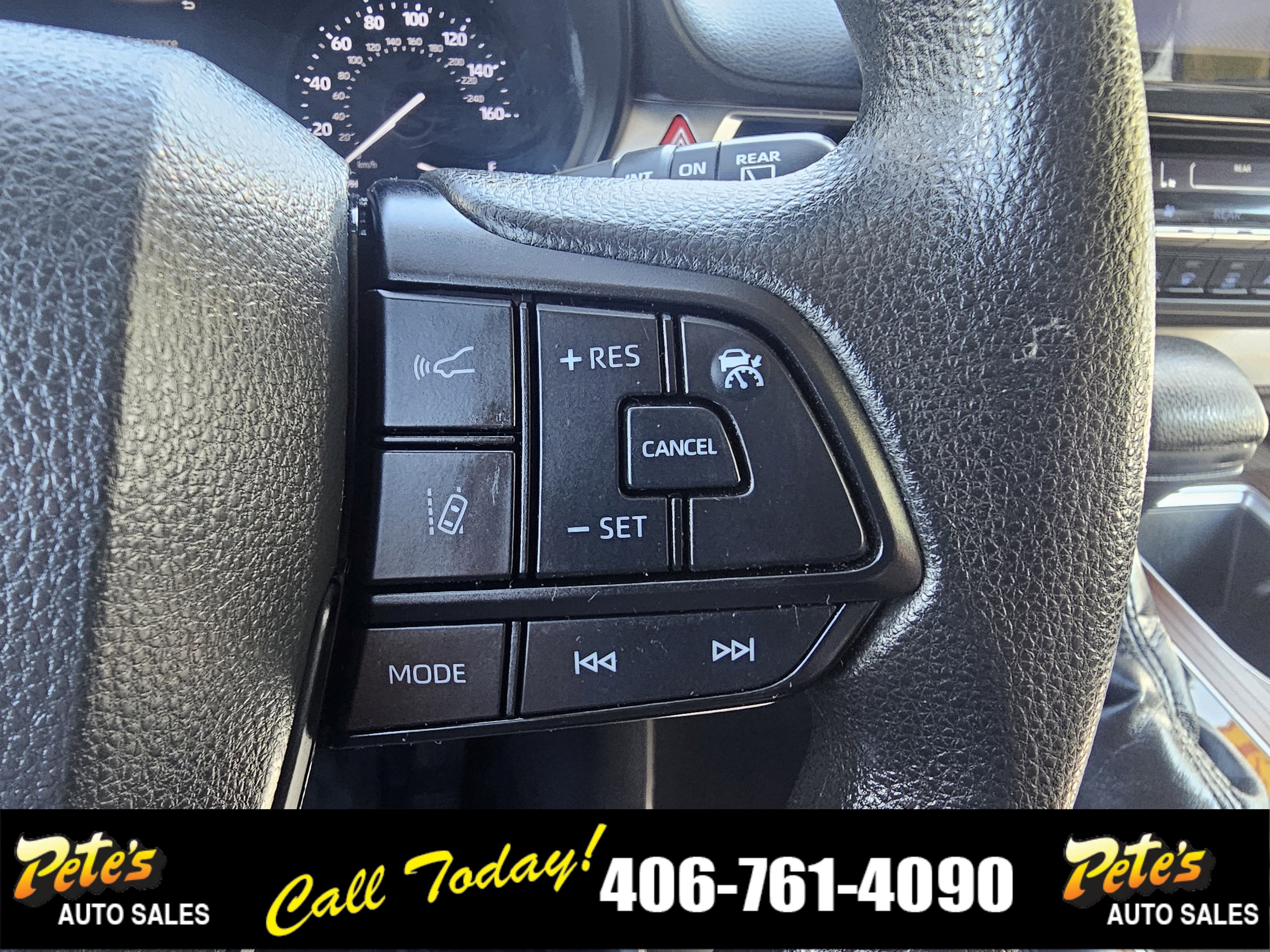 2023 Toyota Sienna LE