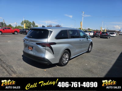 2023 Toyota Sienna LE