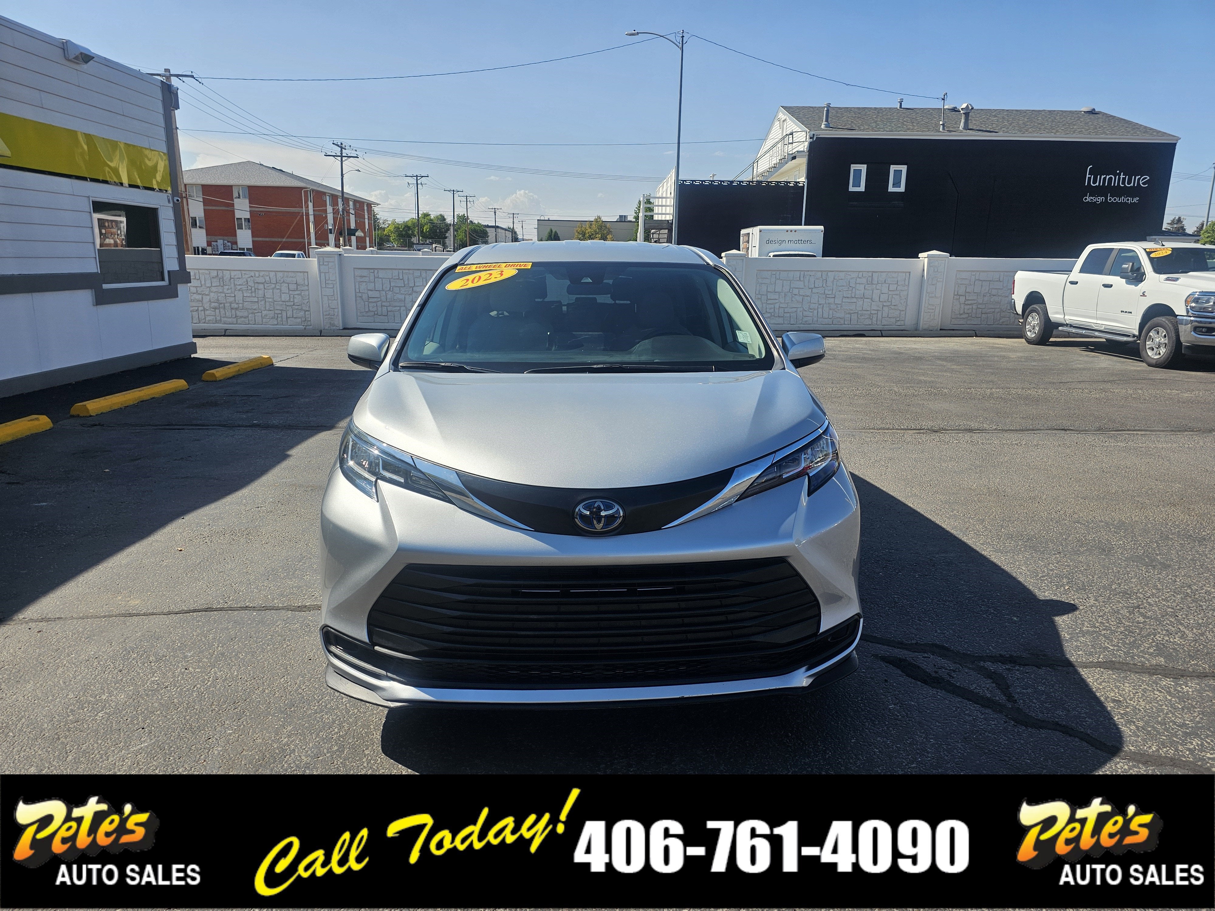 2023 Toyota Sienna LE