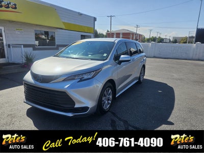 2023 Toyota Sienna LE