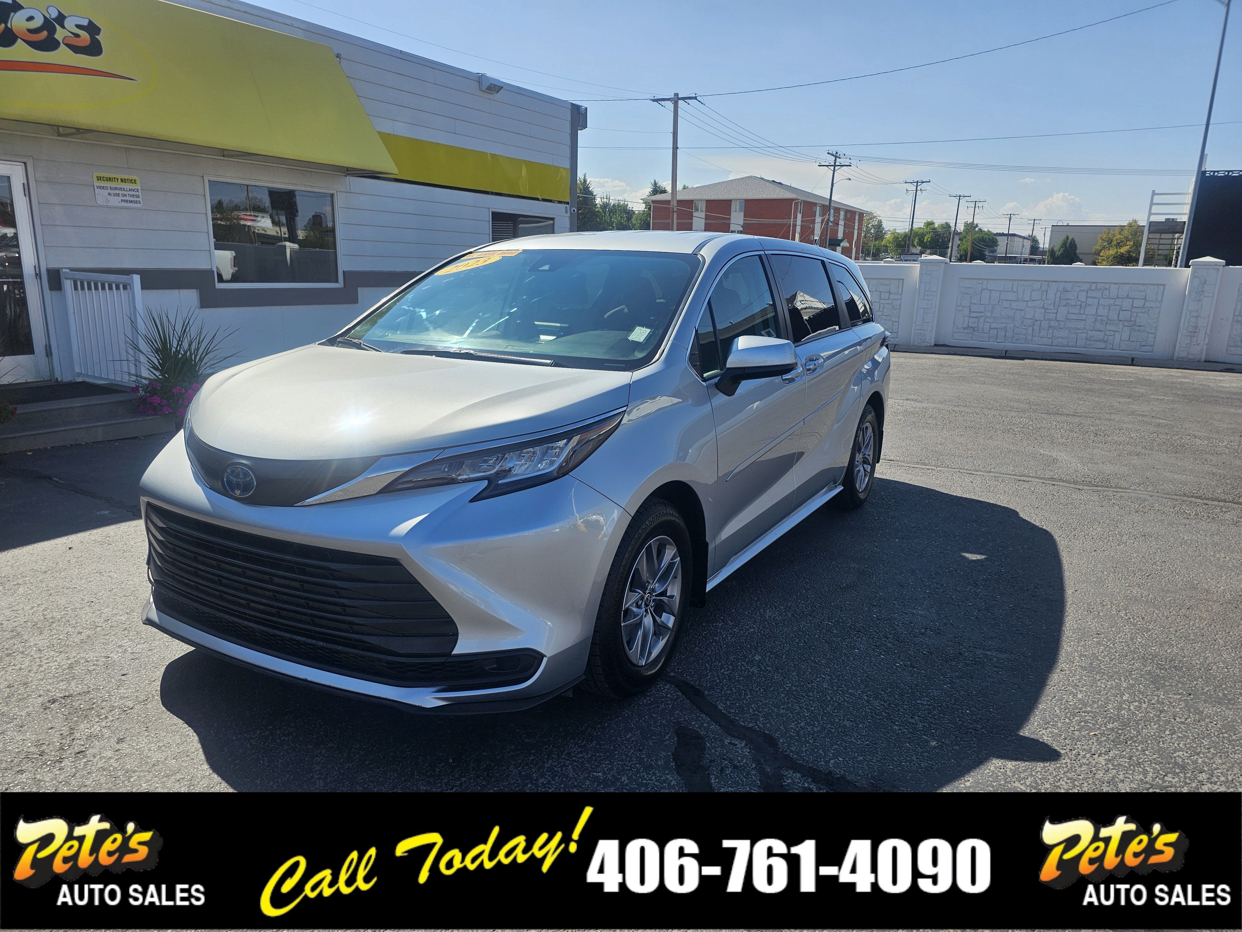 2023 Toyota Sienna LE