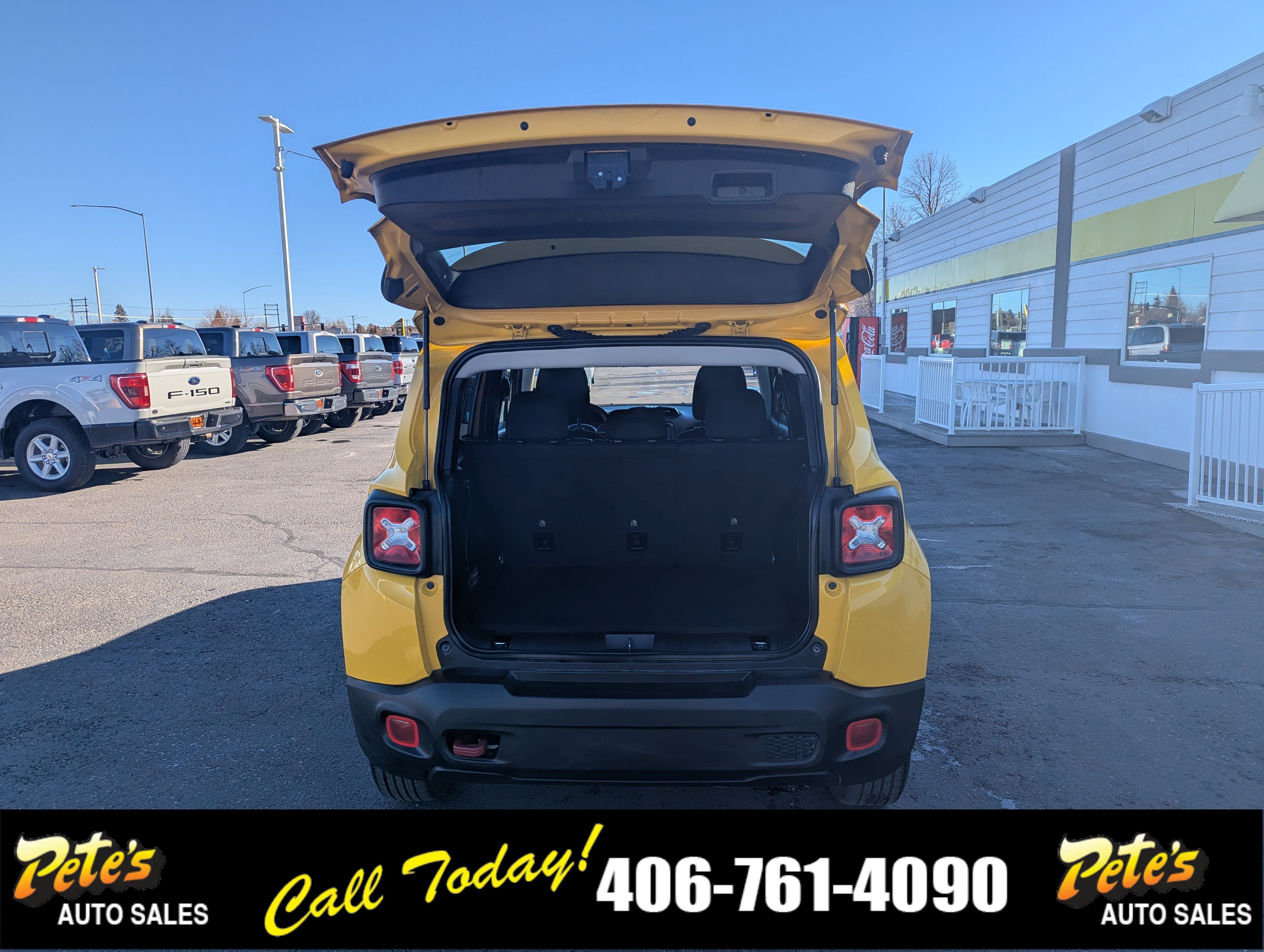 2023 Jeep Renegade Trailhawk